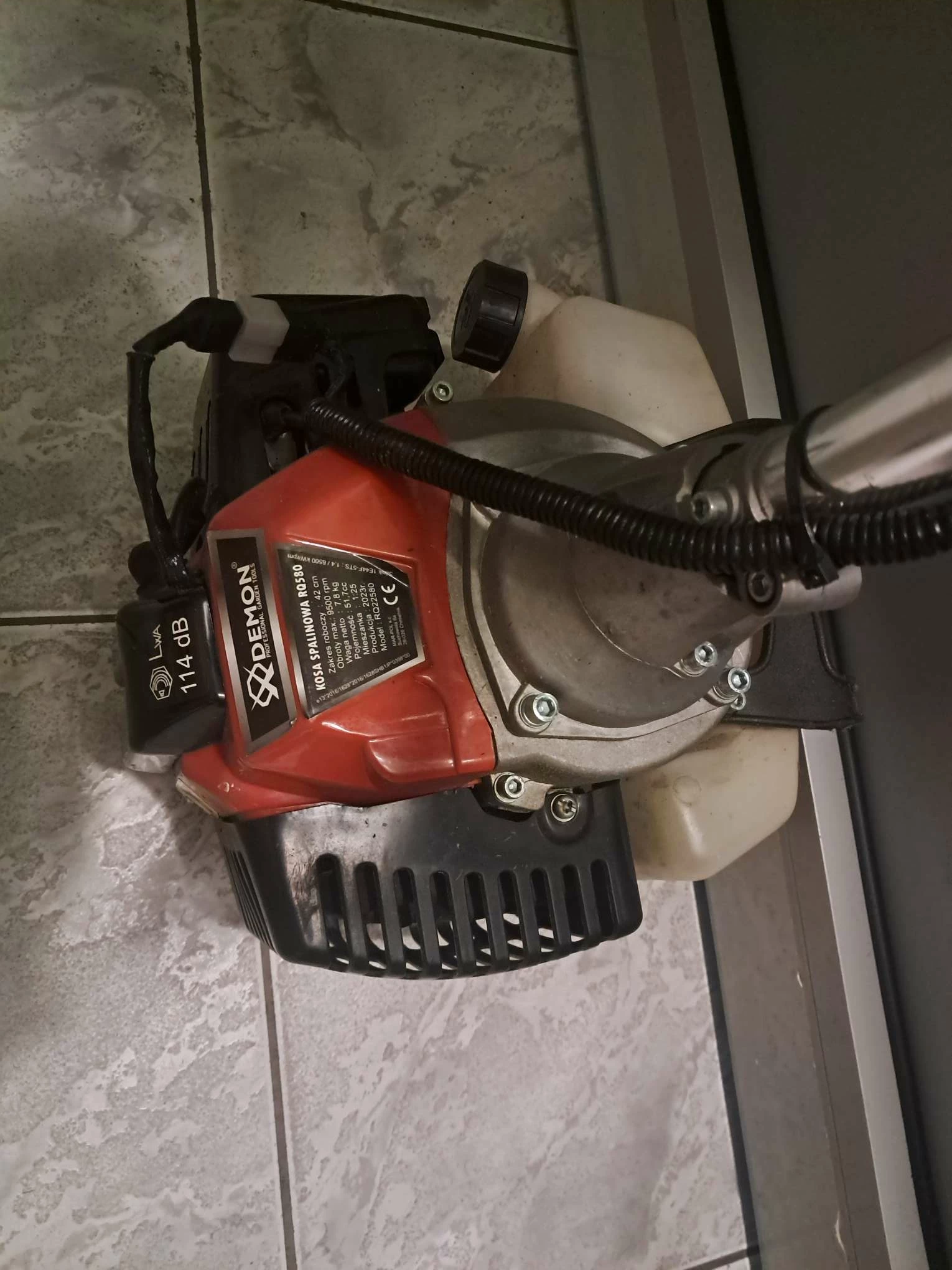 kosa-spalinowa-demon-rq580-akcesoria-waga-narzedzia-900