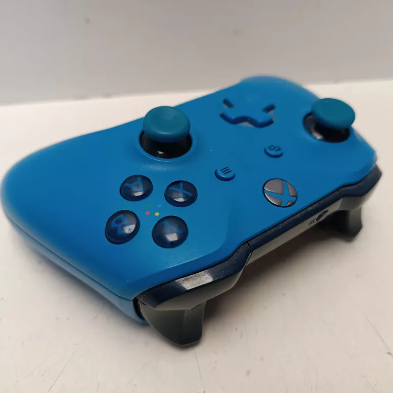 pad-xbox-one-1708-niebieski-ean-gtin-0889842464849