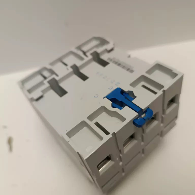 schrack-amparo-wylacznik-roznicowopradowy-10ka-40a-4p-30ma-ac-marka-248811-973916