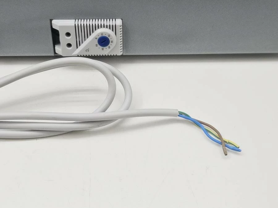 panel-wentylacyjny-4-wentylatorowy-z-termostatem-p9064t-tecnosteel-stan-11323-2