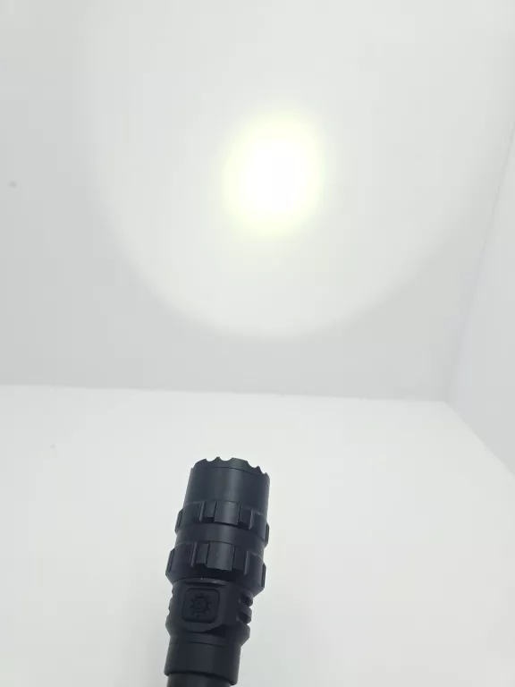 latarka-z-mocowaniem-rodzaj-16428-2