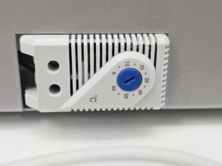 panel-wentylacyjny-4-wentylatorowy-z-termostatem-p9064t-tecnosteel-ean-gtin-5902027621938