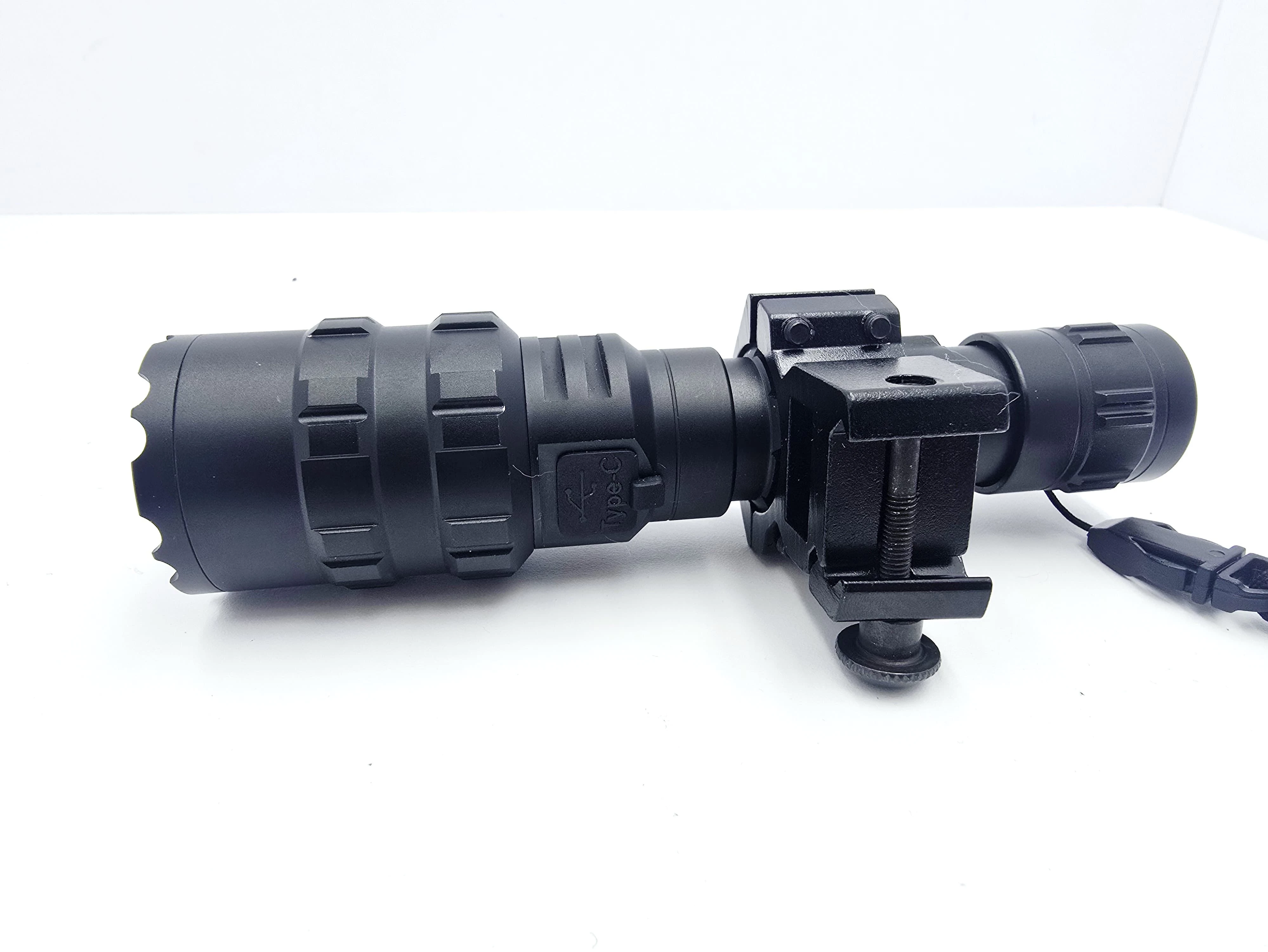 latarka-z-mocowaniem-ean-gtin-5904576552138