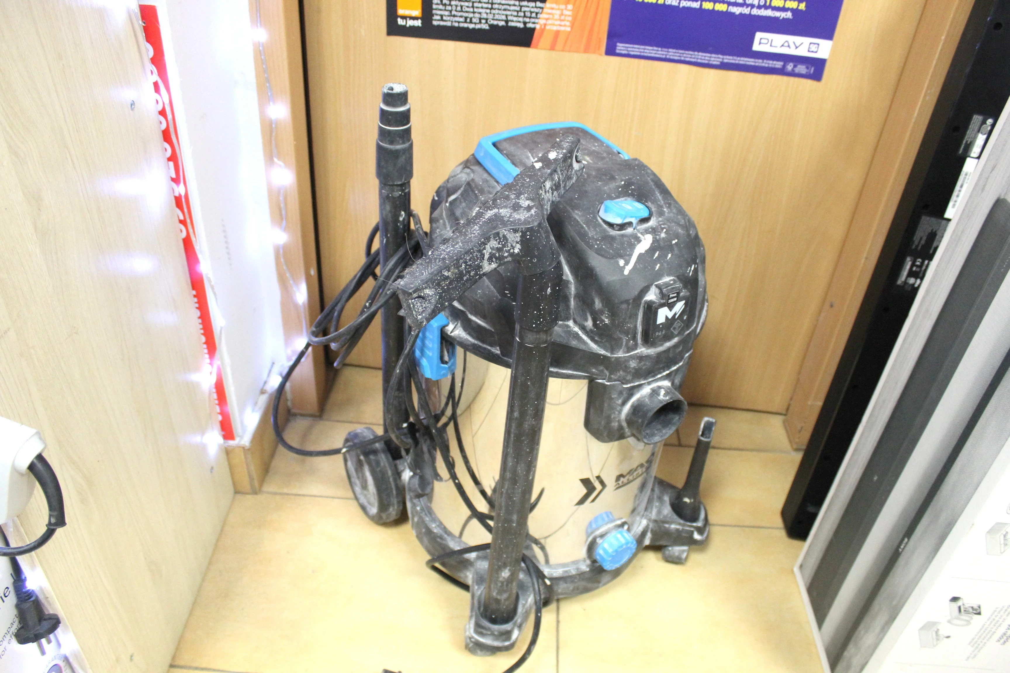 odkurzacz-przemyslowy-macallister-sm-1400-w-mwdv30l-a-stan-11323-2