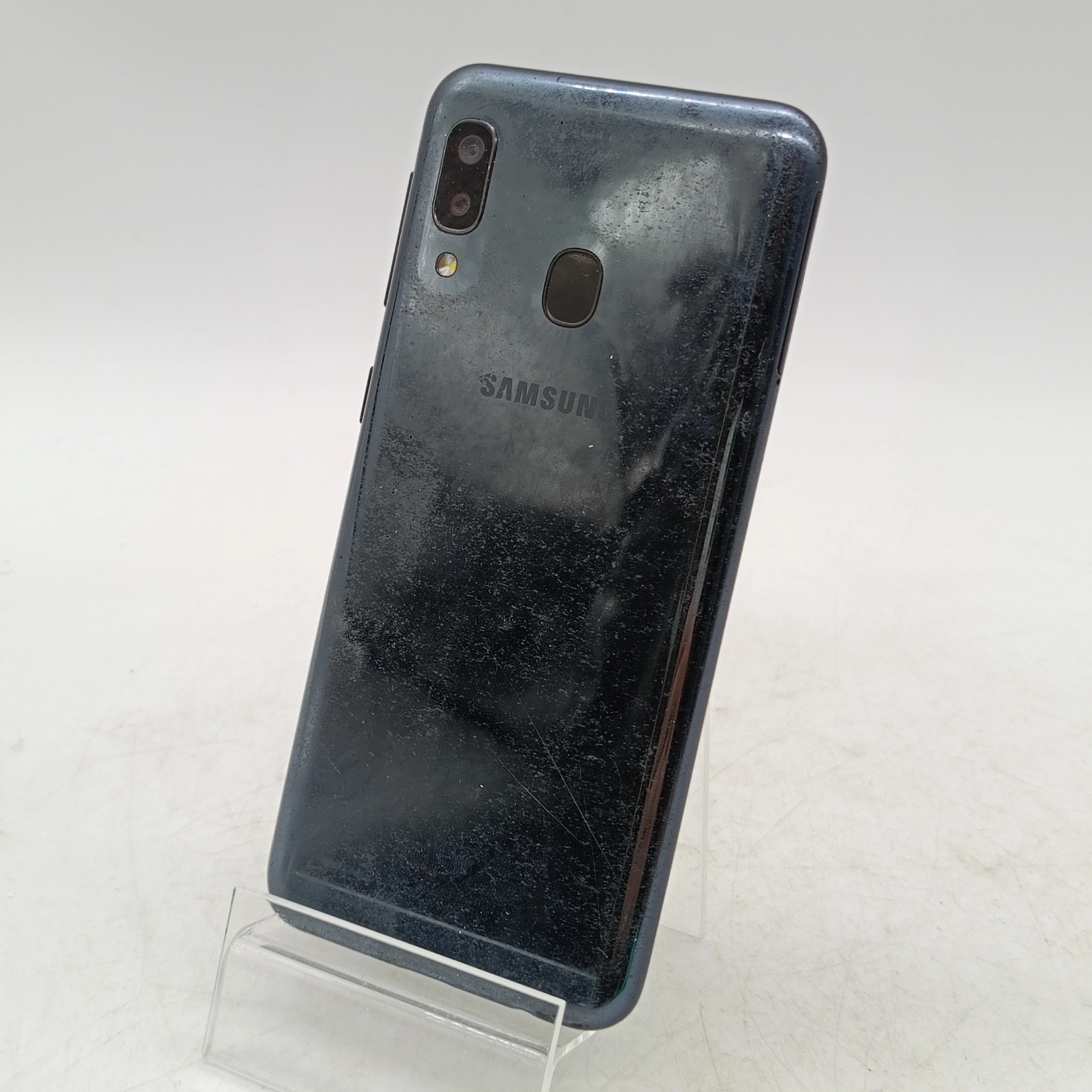 telefon-samsung-galaxy-a20e-332gb-stan-11323-2