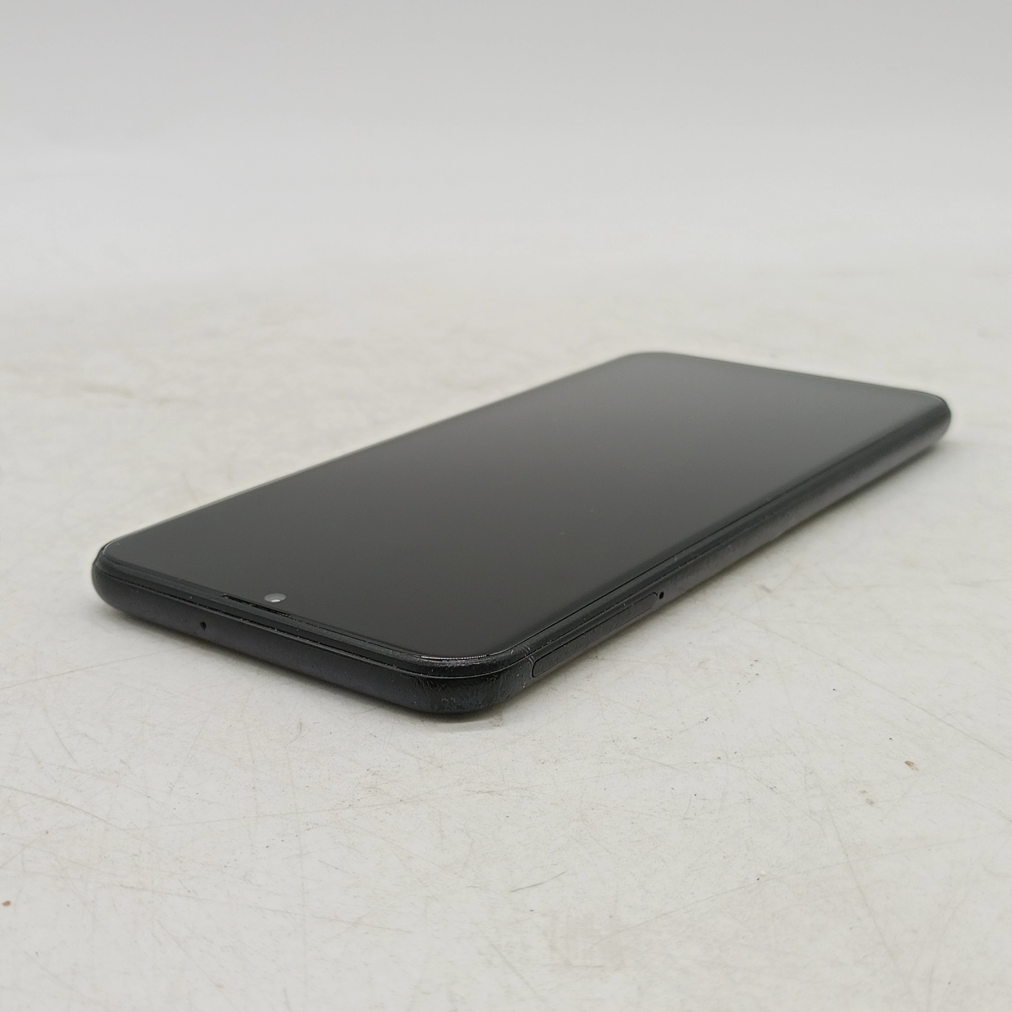 telefon-samsung-galaxy-a20e-332gb-typ-202685-212929