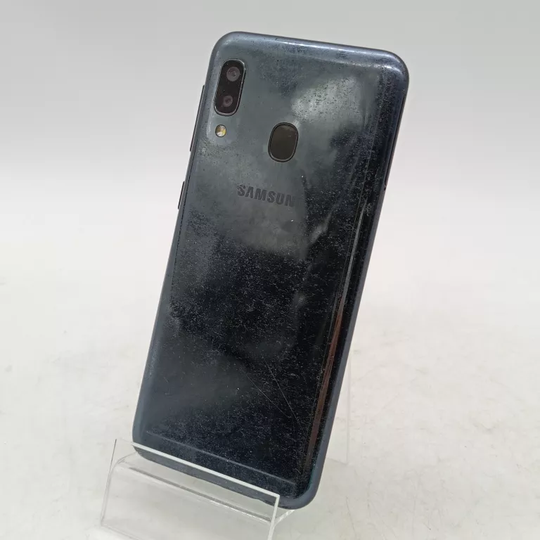 telefon-samsung-galaxy-a20e-332gb-stan-11323-2