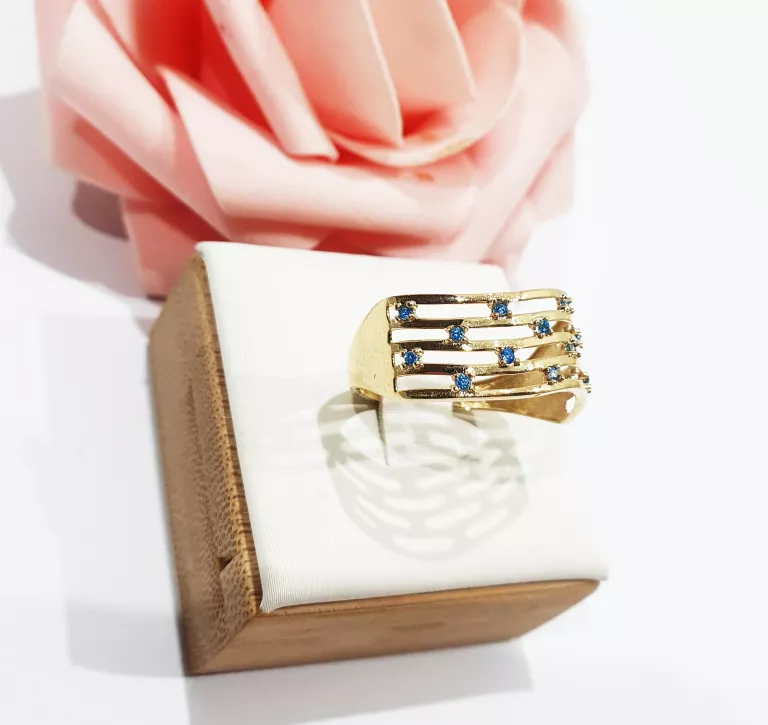 zloty-piekny-pierscionek-niebieskie-oczka-585ct-stan-11323-2