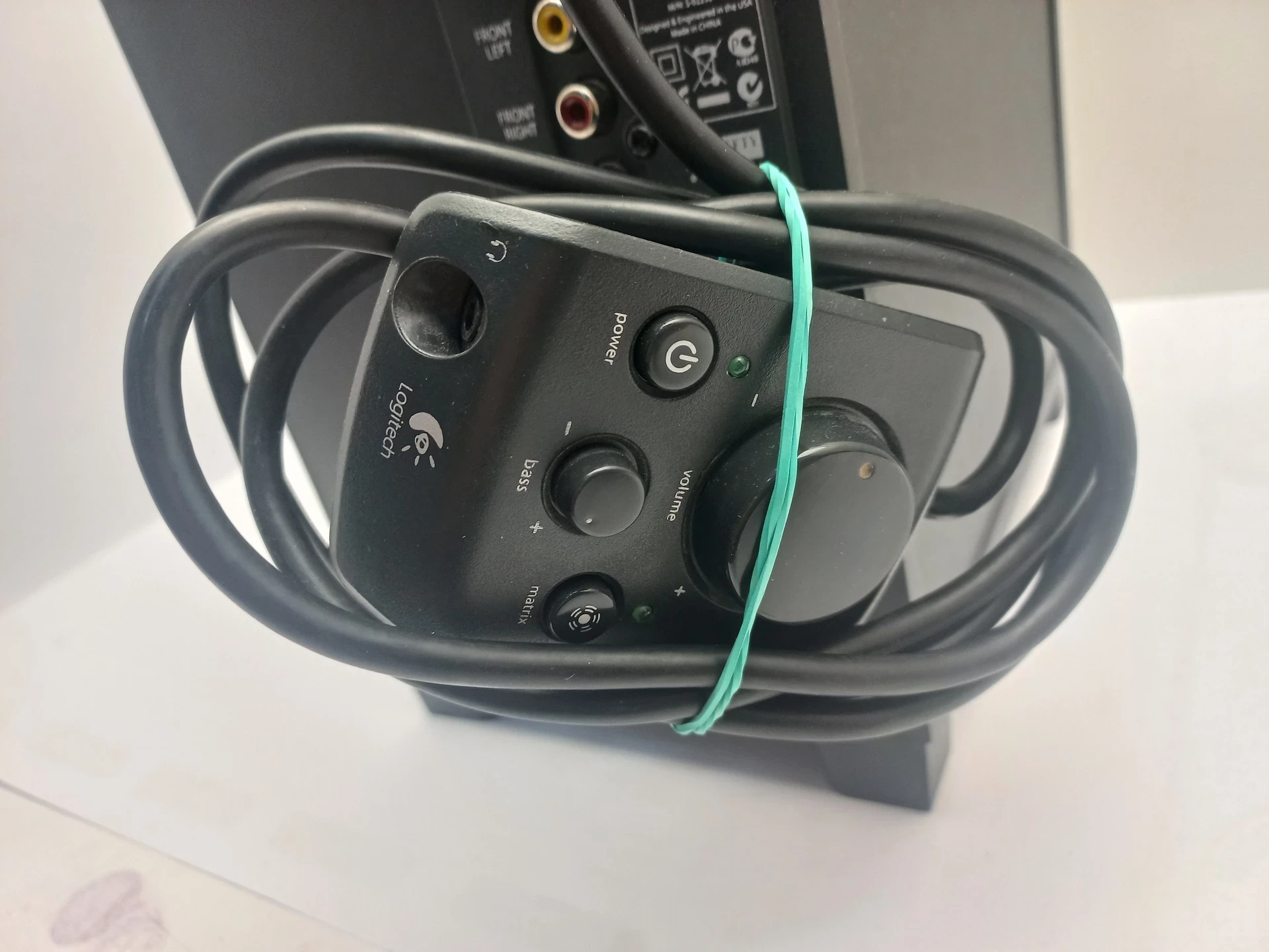 glosniki-komputerowe-51-logitech-x540-sterowanie-129753-1784740