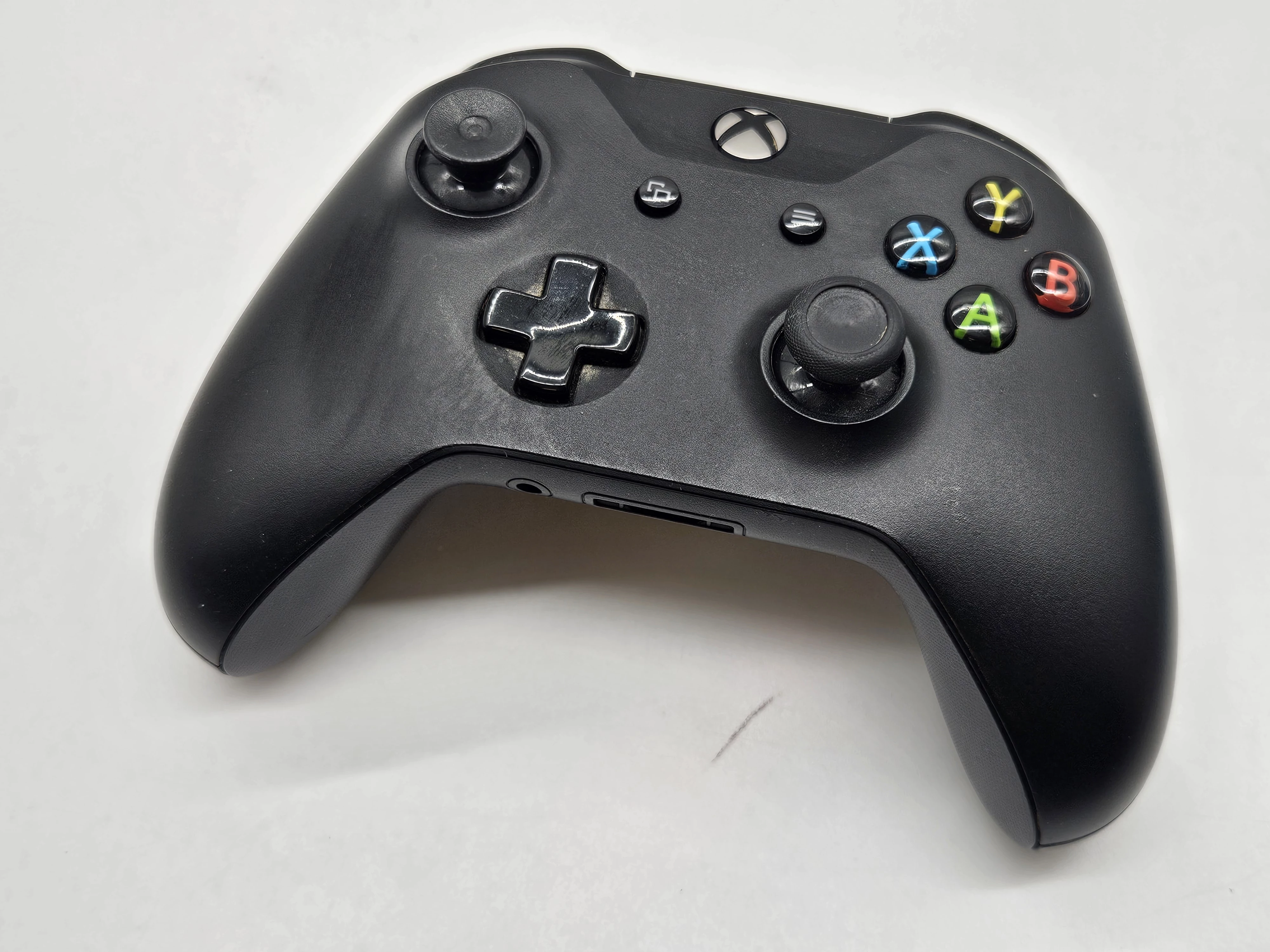 konsola-xbox-ons-s-1tb-z-padem-stan-11323-2