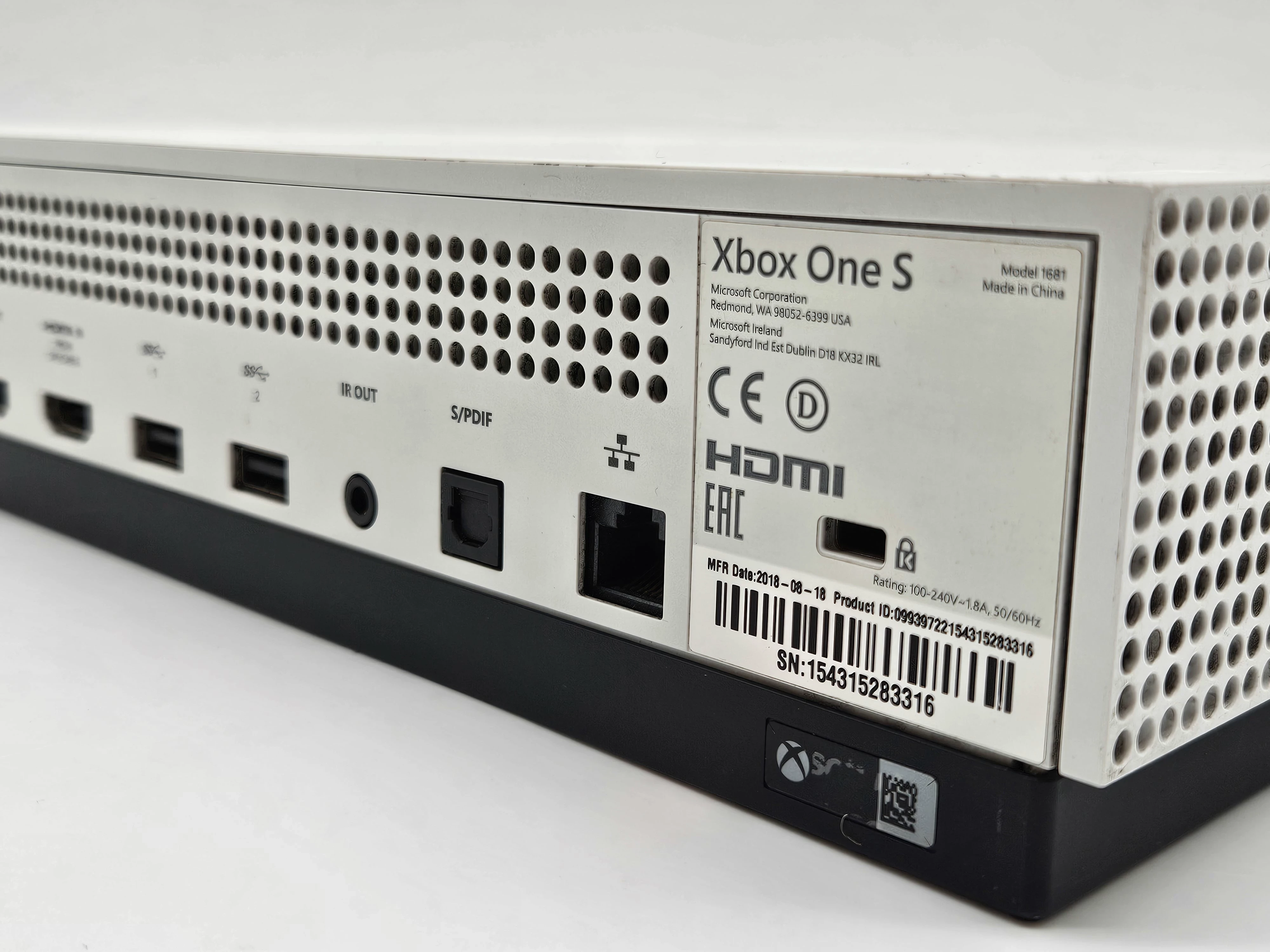 konsola-xbox-ons-s-1tb-z-padem-kod-producenta-234-01007