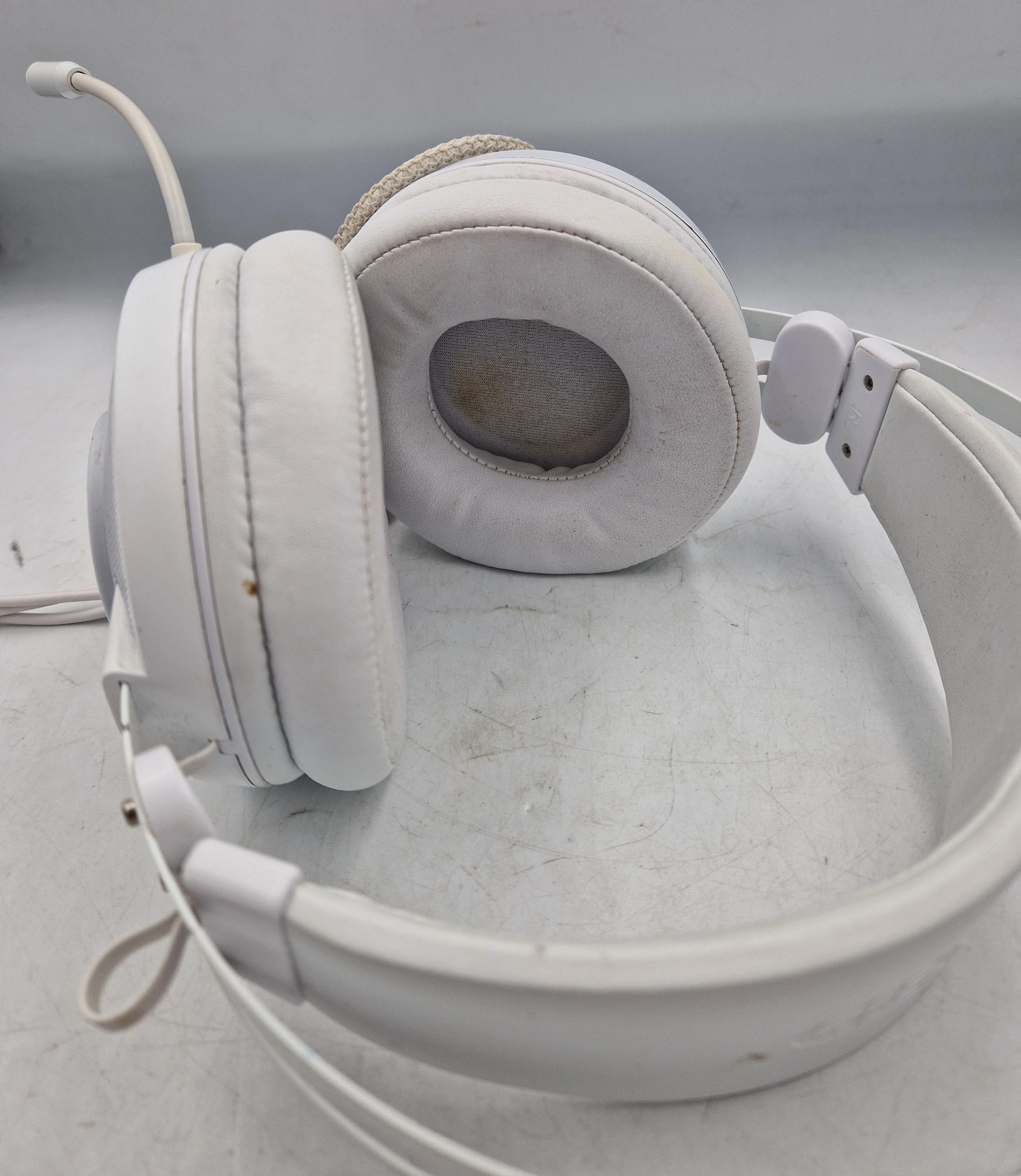 sluchawki-genesis-neon-600-kod-producenta-nsg-1869