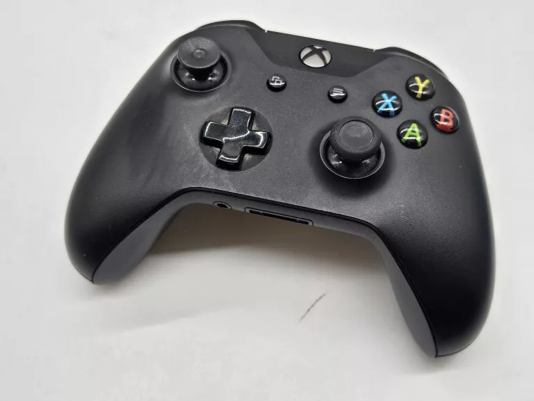 konsola-xbox-ons-s-1tb-z-padem-stan-11323-2