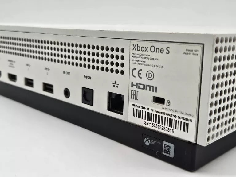 konsola-xbox-ons-s-1tb-z-padem-kod-producenta-234-01007