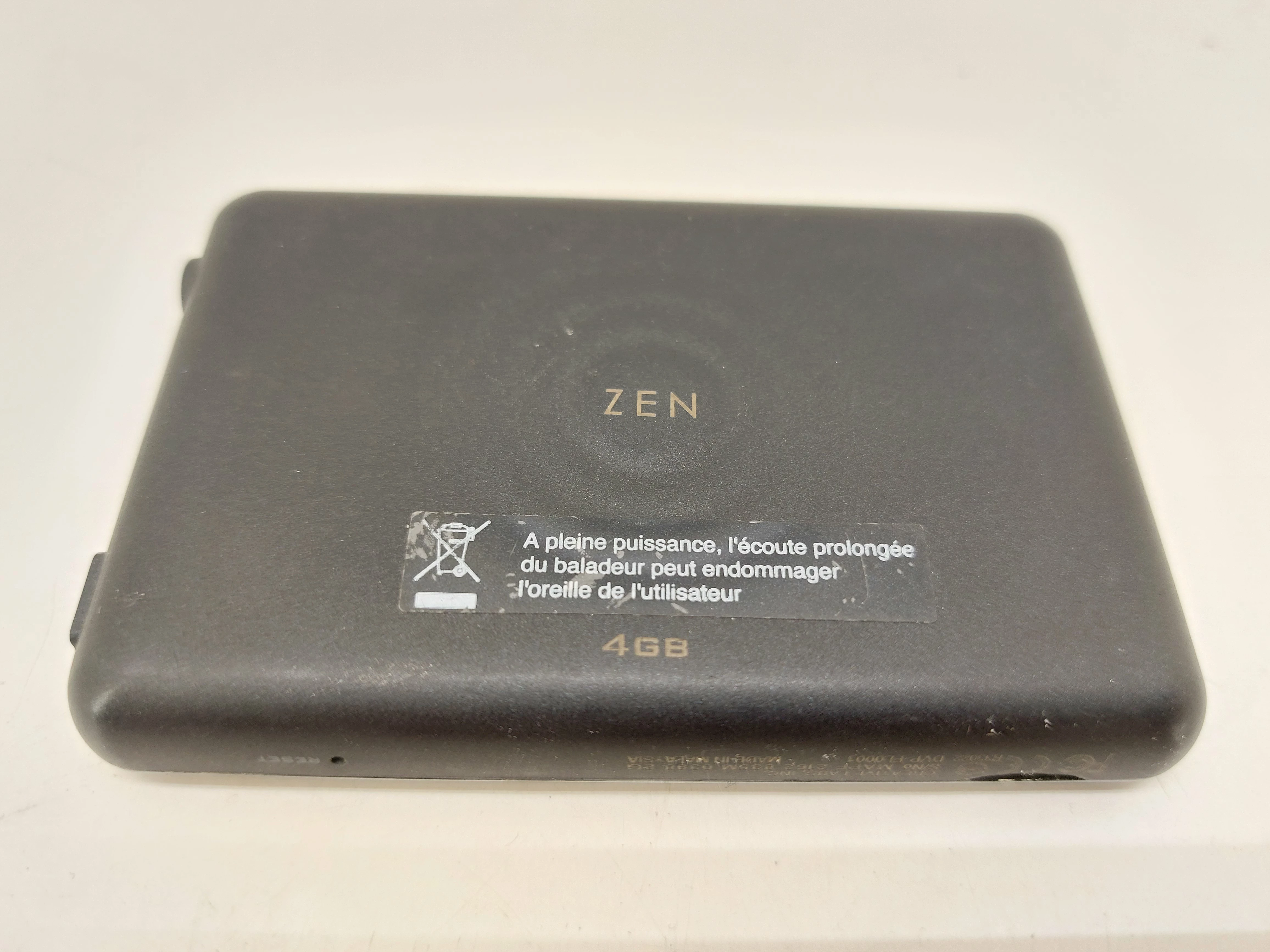 odtwarzacz-mp4-creative-zen-4-gb-kod-producenta-70pf2550001h5