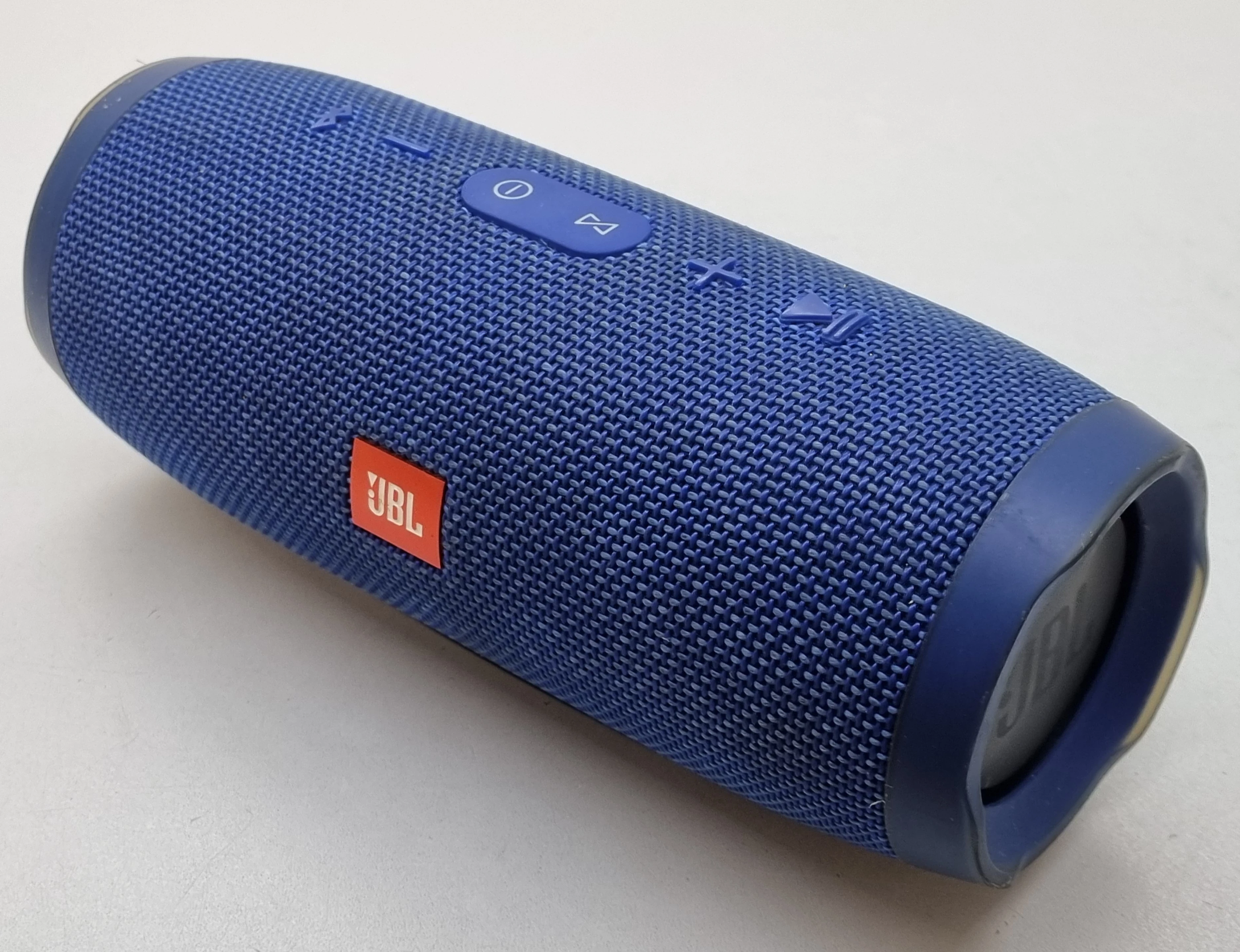 glosnik-bluetooth-jbl-charge-3-stan-11323-2