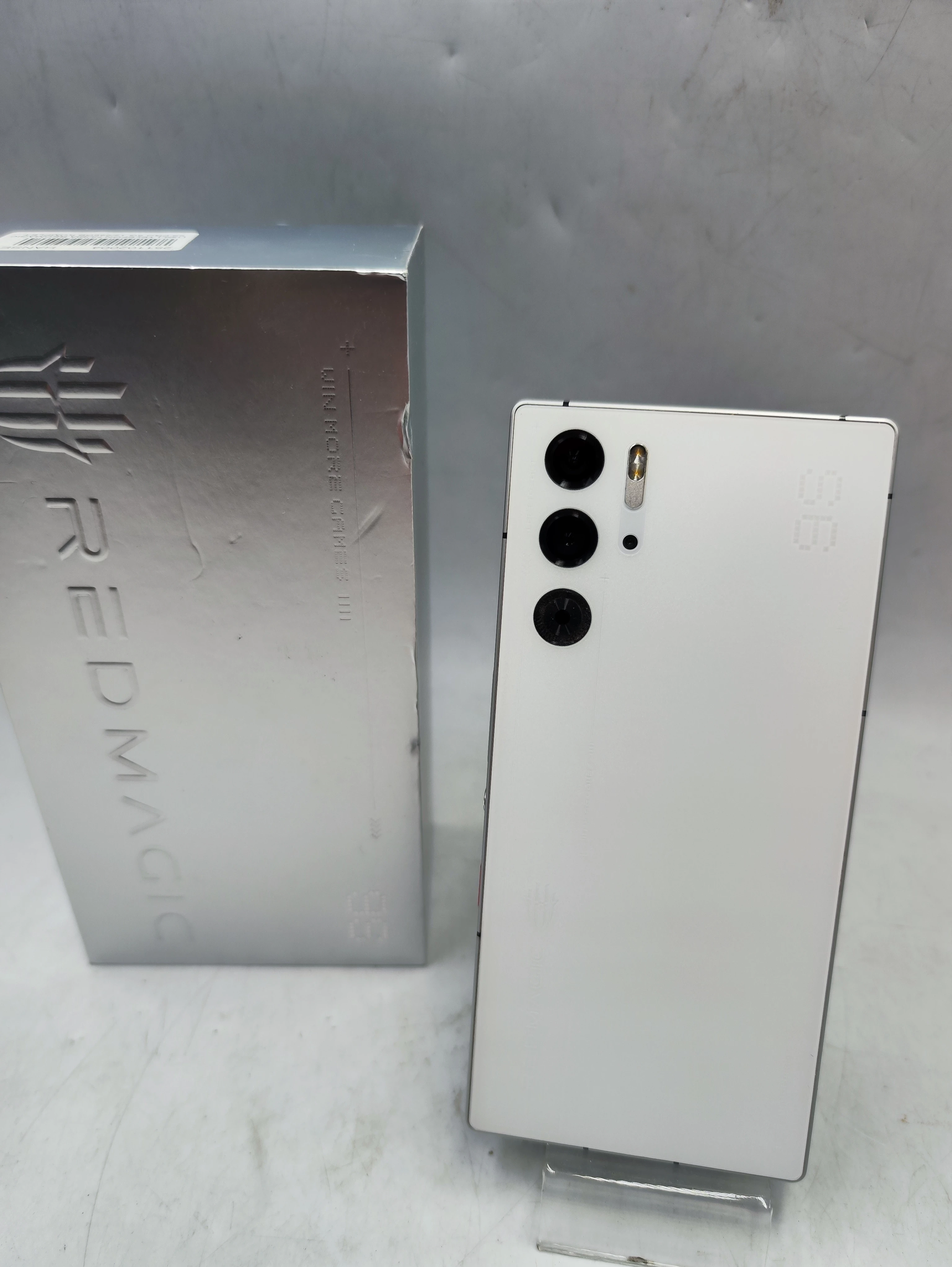 telefon-nubia-redmagic-9s-pro-5g-12256gb-stan-11323-2