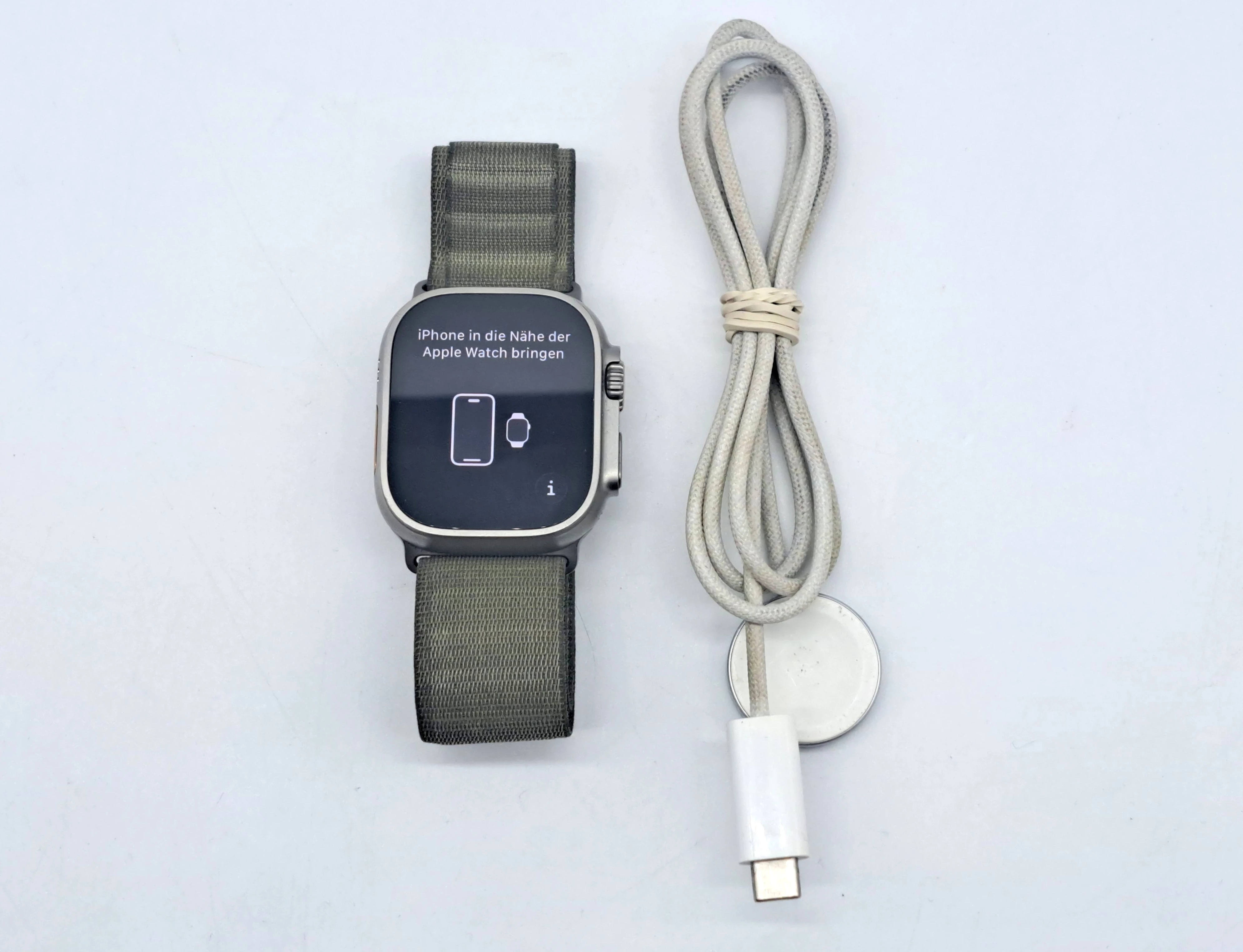 smartwatch-apple-ultra-2-kabel-do-ladowania-bankowa-16e-police