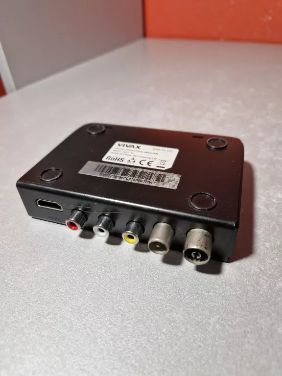 dekoder-vivax-dvb-t2-107-z-pilotem-stan-11323-2