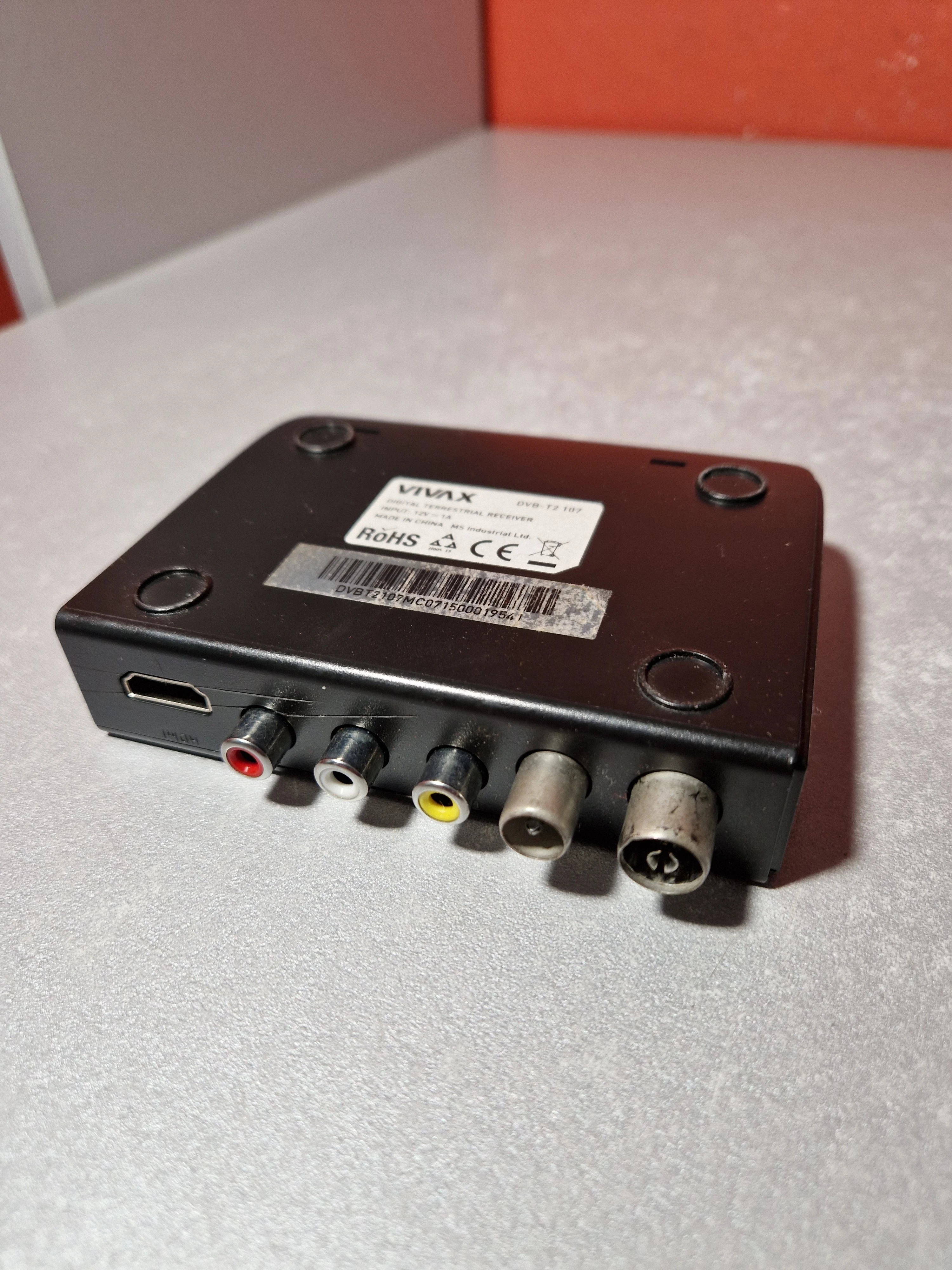 dekoder-vivax-dvb-t2-107-z-pilotem-stan-11323-2