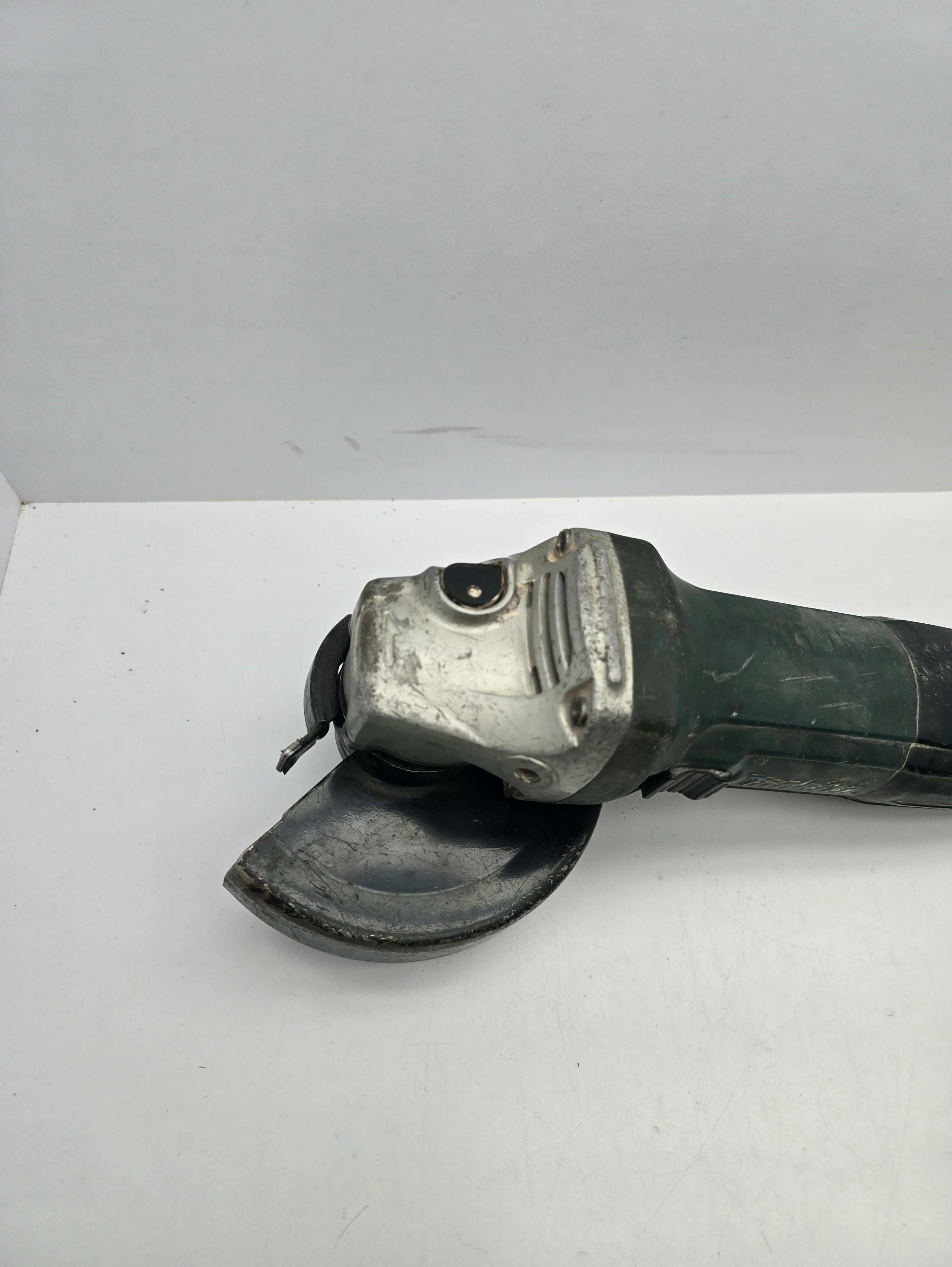 szlifierka-makita-ga5030r-rodzaj-zasilania-128529-2