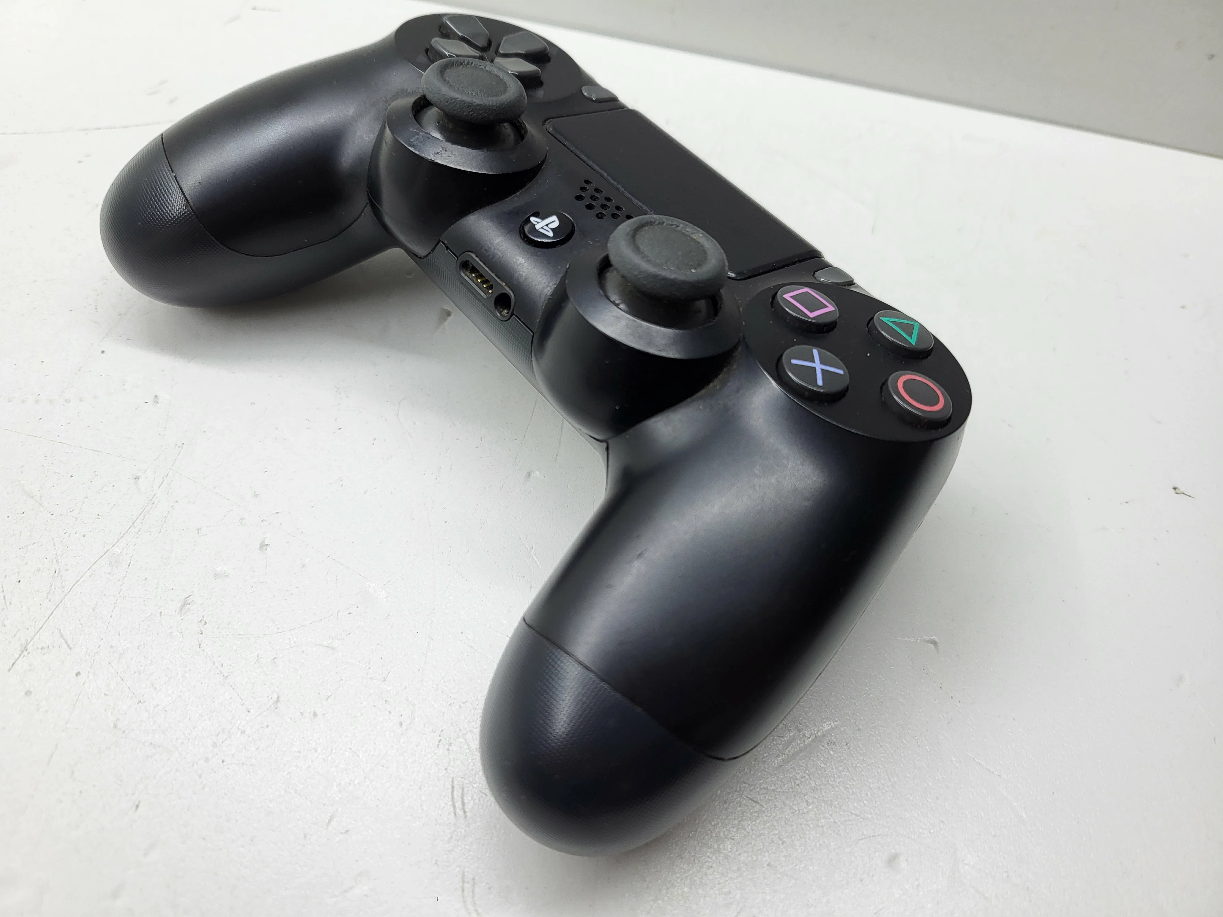 pad-do-ps4-czarny-stan-11323-2