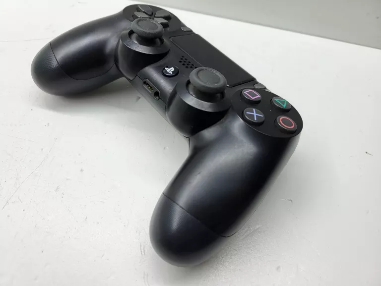 pad-do-ps4-czarny-stan-11323-2