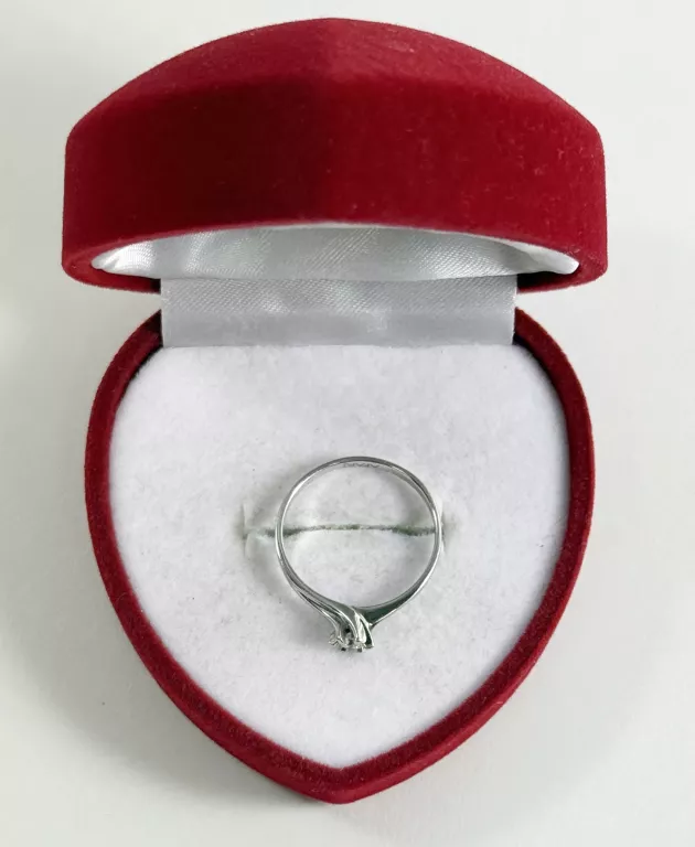 wyrob-jubilerski-uzywany-zloty-pierscionek-z-diamentem-585169g-stan-11323-2