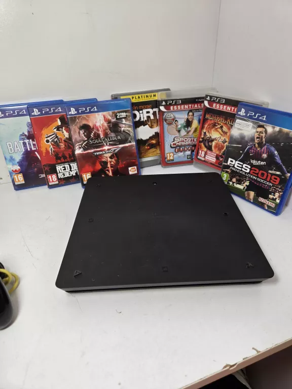 konsola-ps4-slim-1tb-pad-7x-gry-okablowanie-ean-gtin-0711719757313