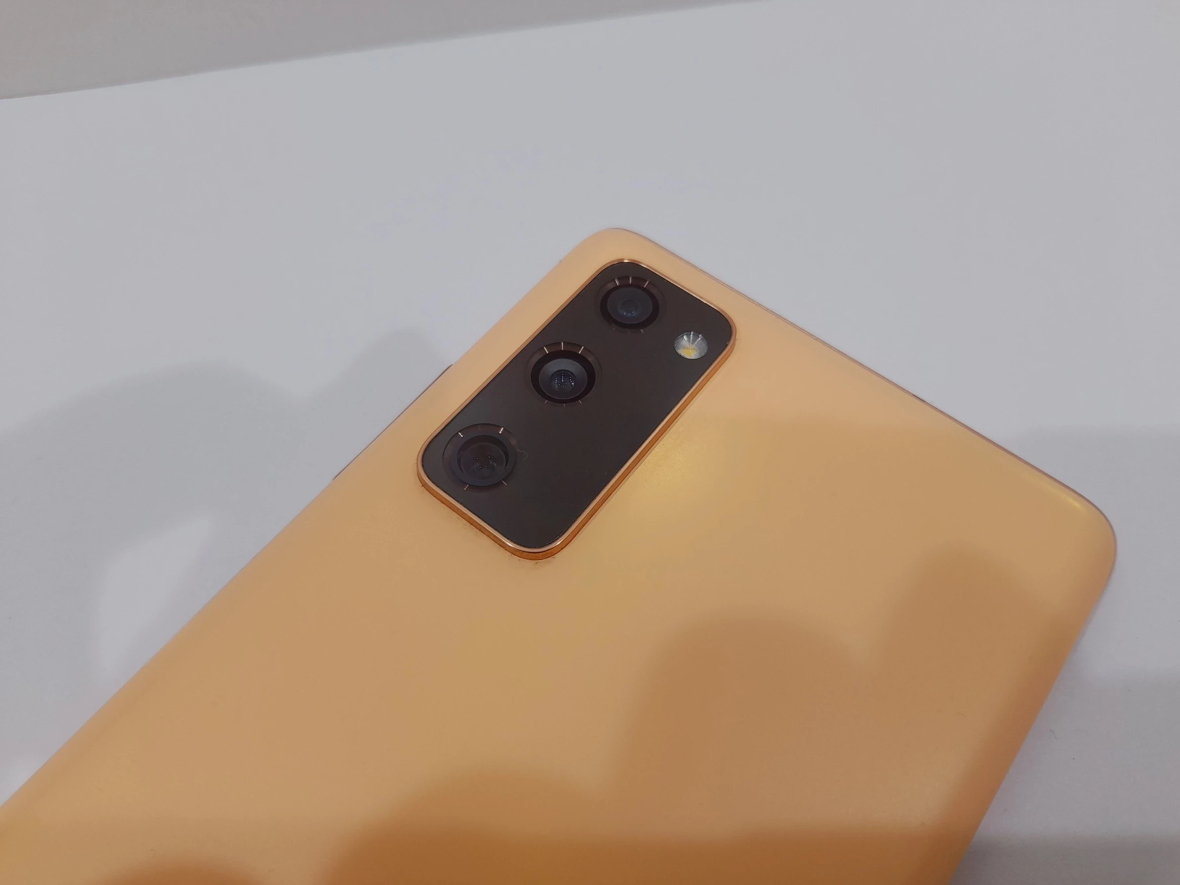 smartfon-samsung-galaxy-s20-fe-sm-g781b-6-gb-128-gb-wbudowana-pamiec-202869-214189