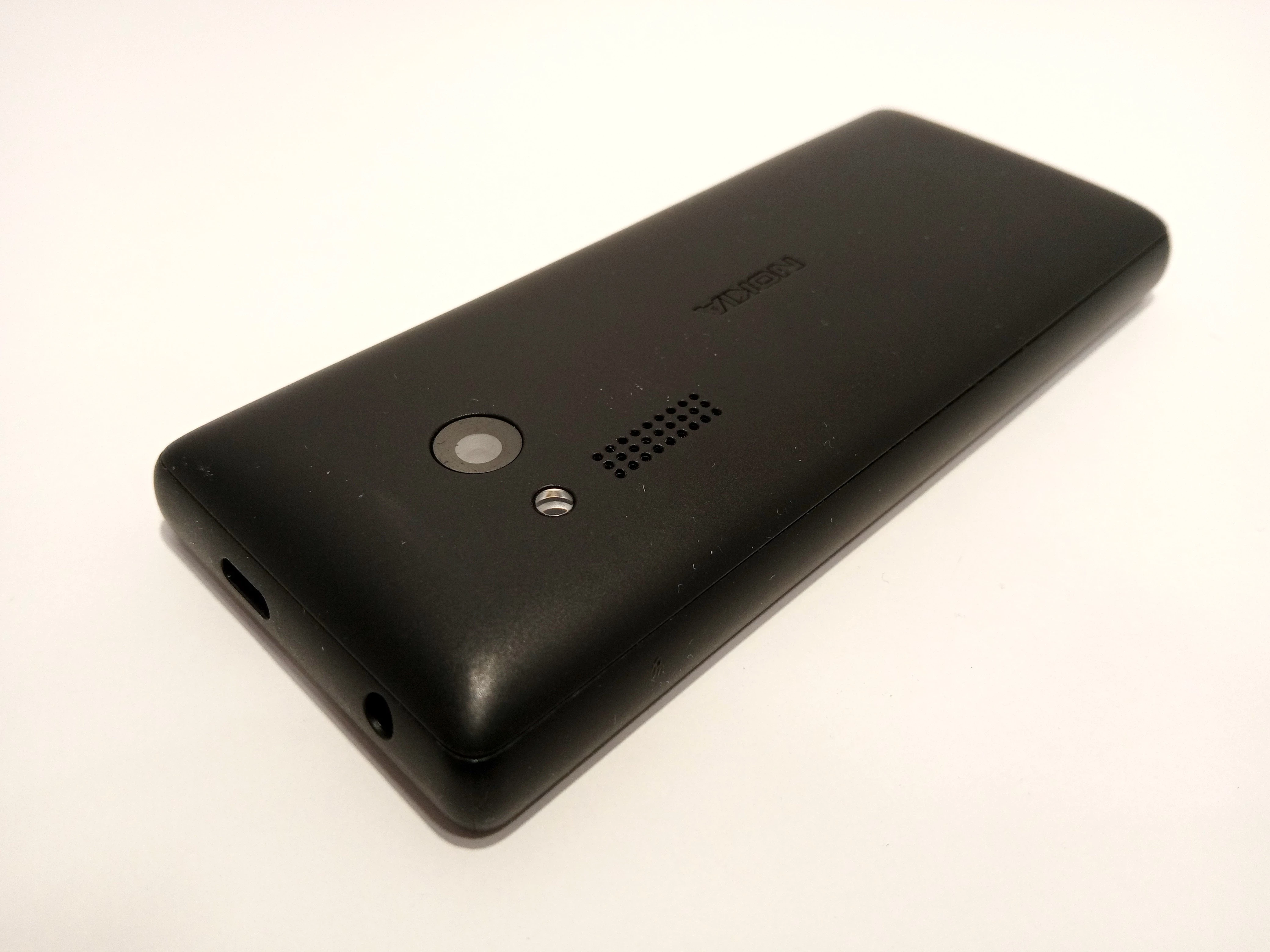 telefon-nokia-150-ladowarka-pudelko-przekatna-ekranu-240