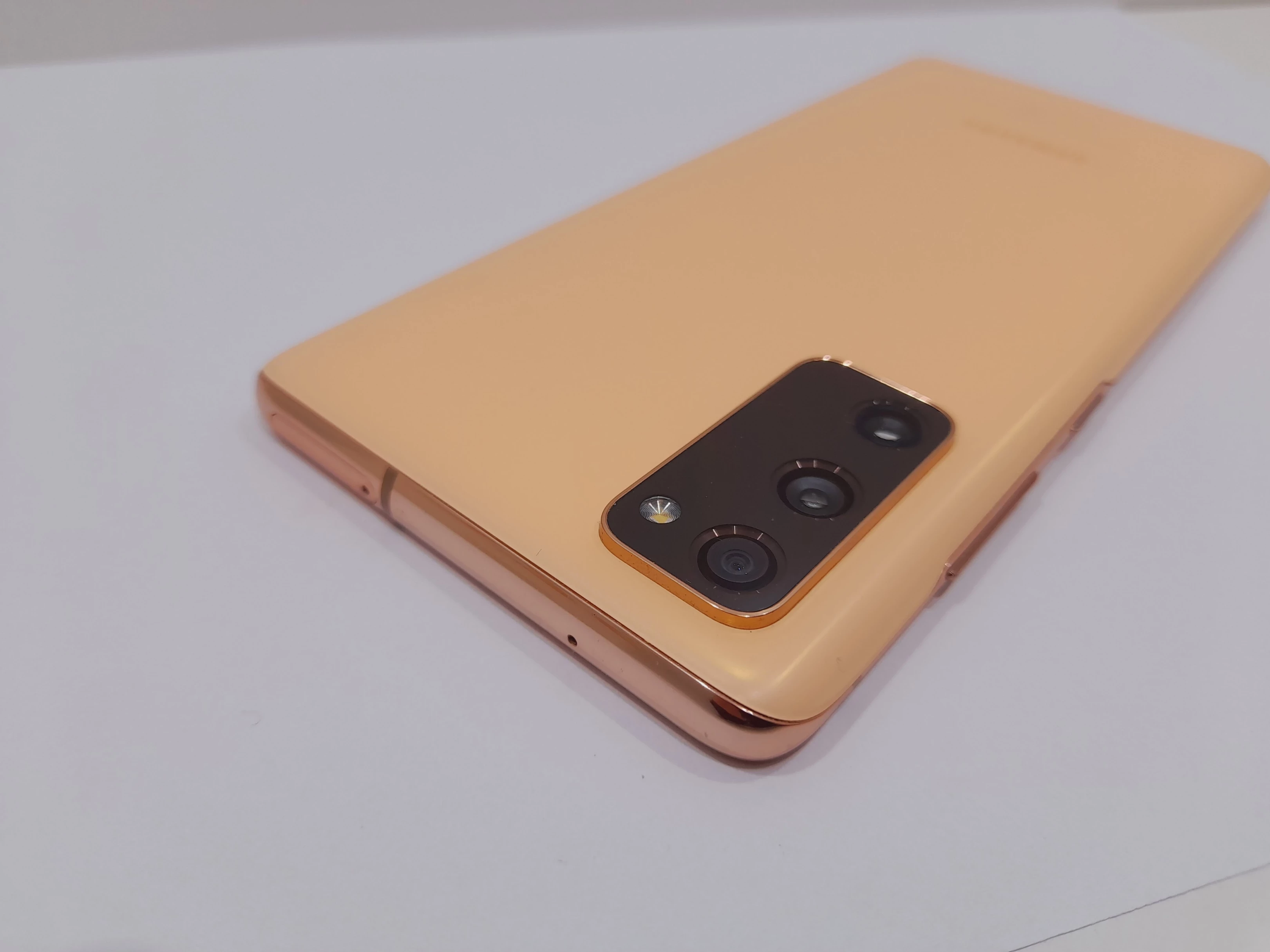 smartfon-samsung-galaxy-s20-fe-sm-g781b-6-gb-128-gb-system-operacyjny-4388-1