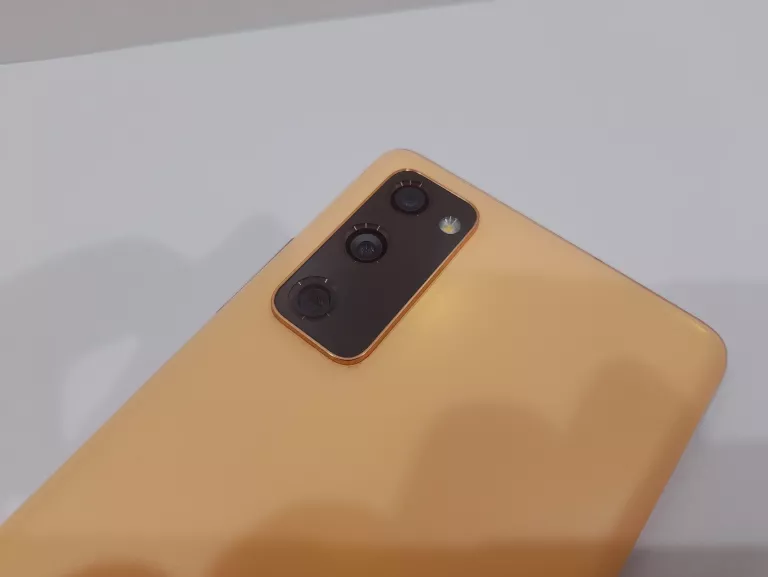 smartfon-samsung-galaxy-s20-fe-sm-g781b-6-gb-128-gb-wbudowana-pamiec-202869-214189