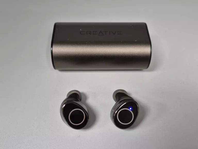 sluchawki-bluetooth-creative-outlier-pro-stan-11323-2