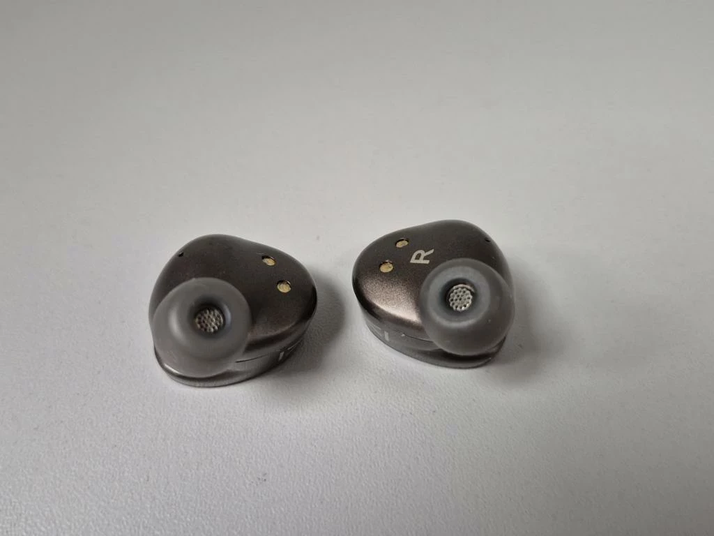 sluchawki-bluetooth-creative-outlier-pro-kolor-dominujacy-129357-1