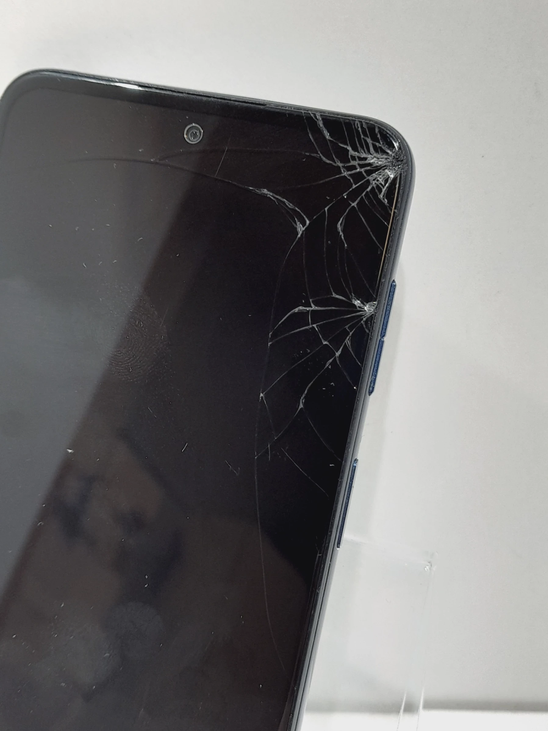 telefon-motorola-moto-g42128-gb-zbity-ekran-ean-gtin-840023229152