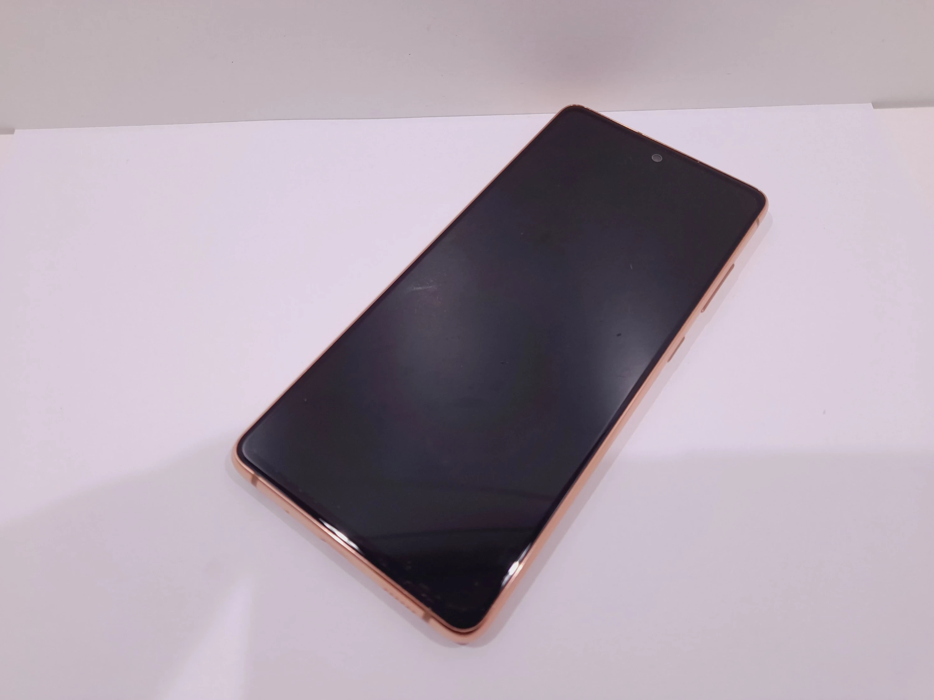 smartfon-samsung-galaxy-s20-fe-sm-g781b-6-gb-128-gb-przekatna-ekranu-650