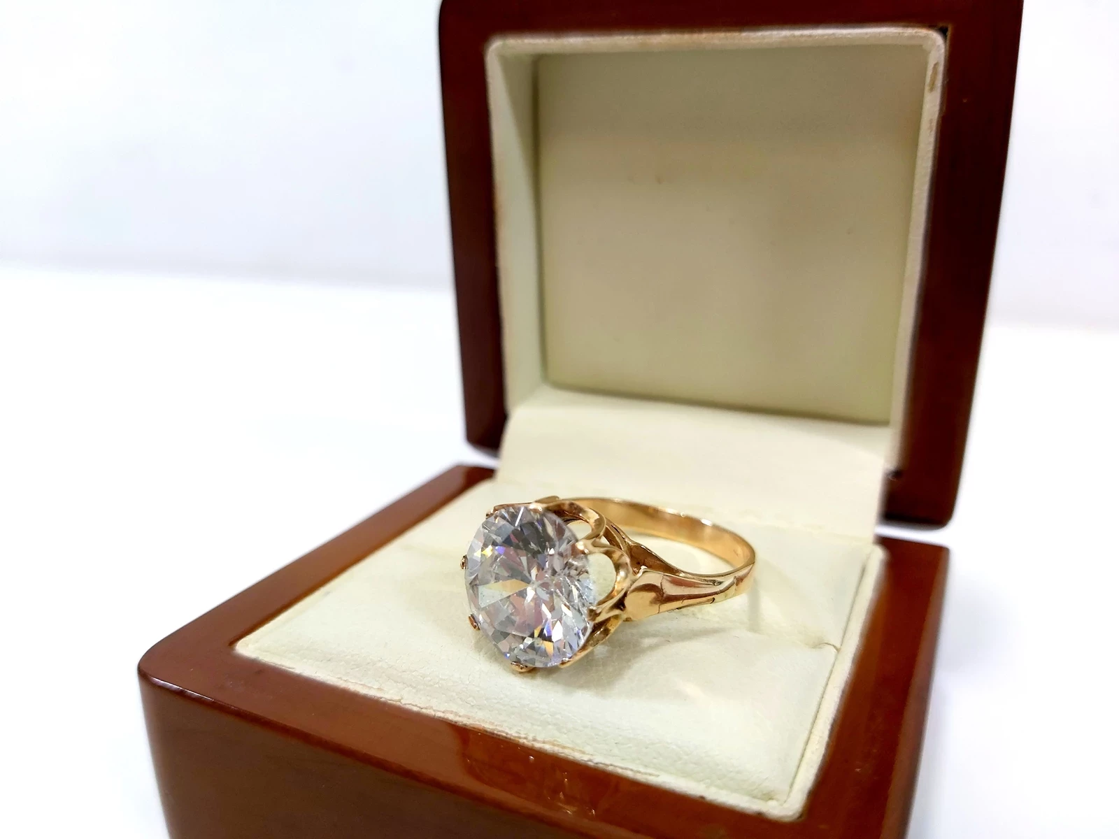 kosmiczny-zloty-pierscionek-proba-585-rozmiar-20-mickiewicza-1-nidzica