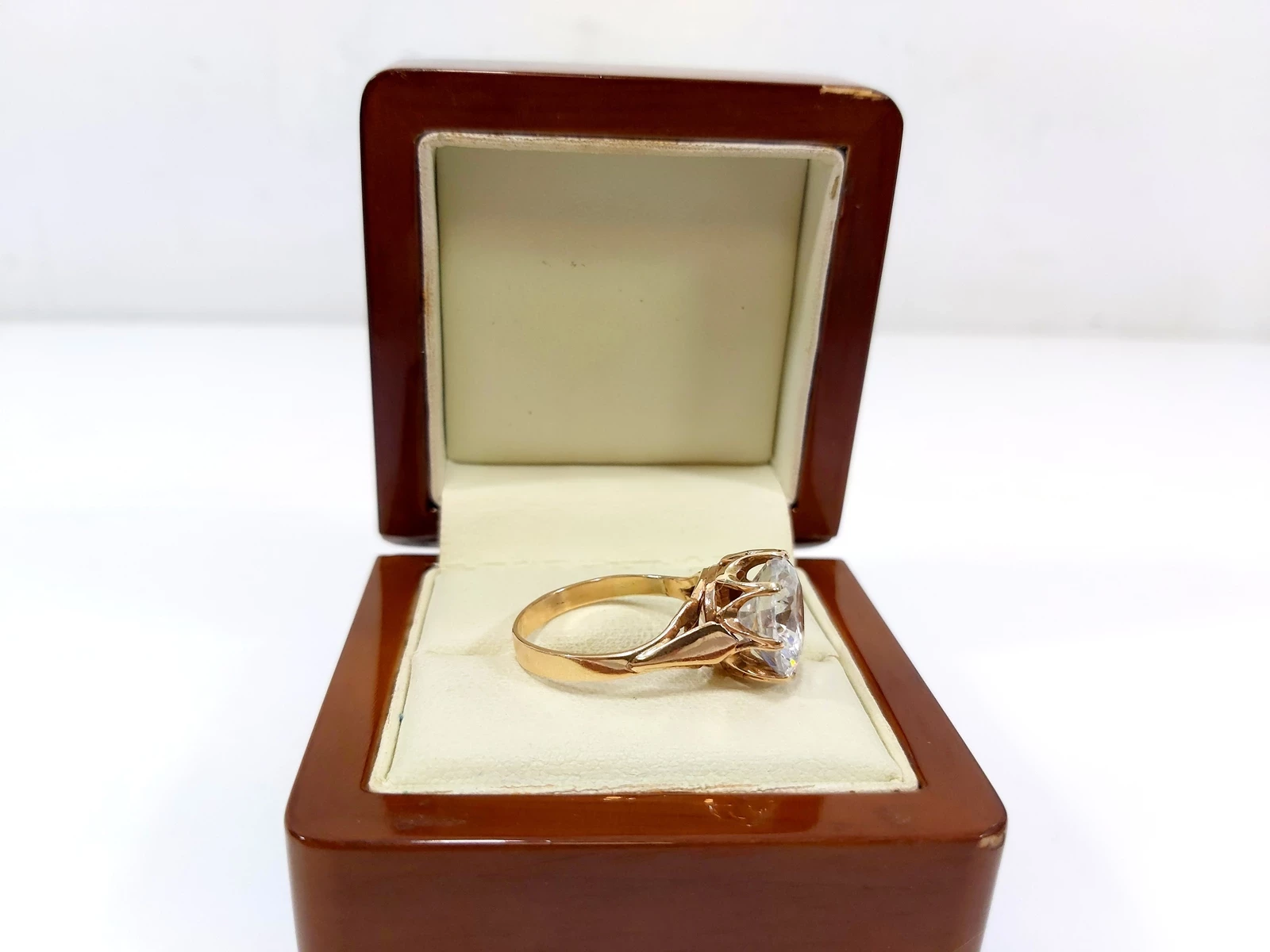 kosmiczny-zloty-pierscionek-proba-585-rozmiar-20-material-dominujacy-223721-131072