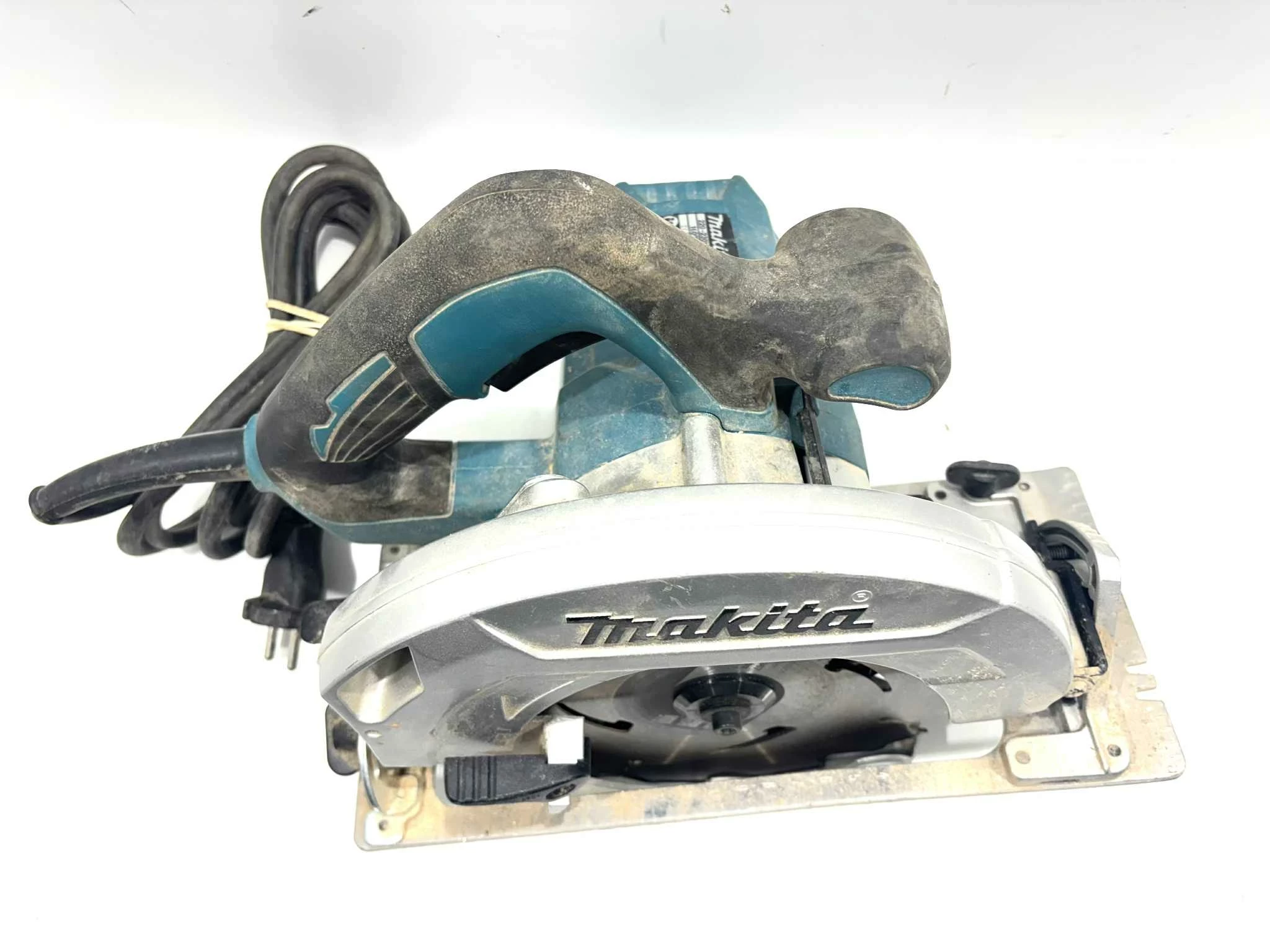 pilarka-tarczowa-z-prowadnica-makita-190mm-1600w-hs7611-ean-gtin-0088381854719