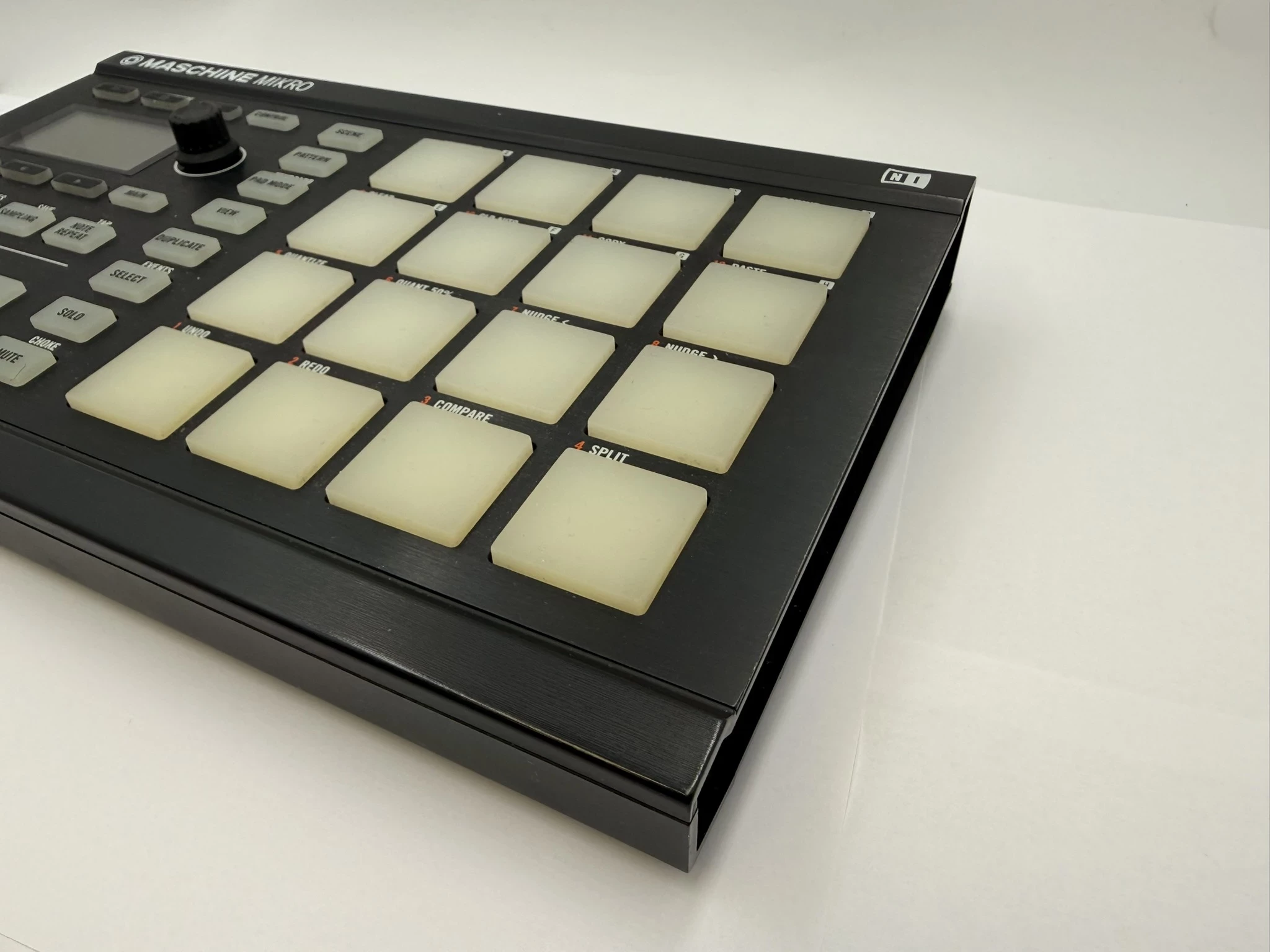 native-instruments-maschine-mikro-mk2-kontroler-dj-midi-ean-gtin-239987778787