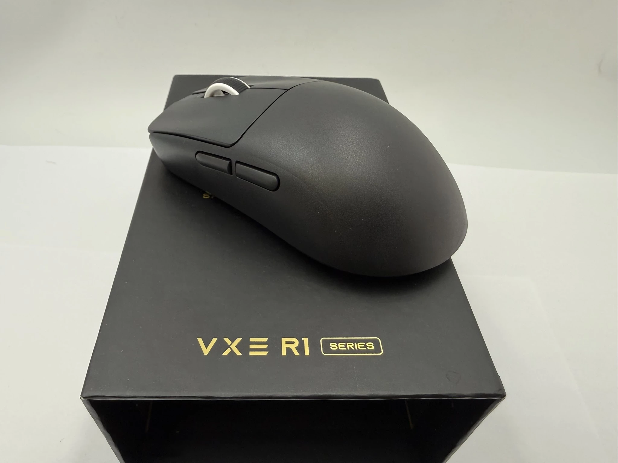 myszka-gamingowa-atk-vxe-r1-se-ultra-lekka-55g-srodmiejska-22a-jarocin-poludnie