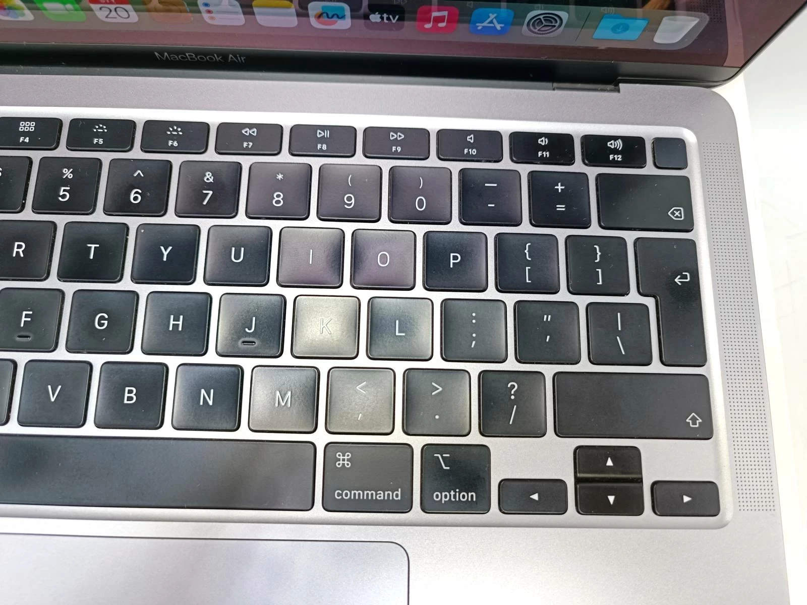 apple-macbook-air-a2179-i38gb256-ssd-stan-bdb-rodzaj-karty-graficznej-1234-1