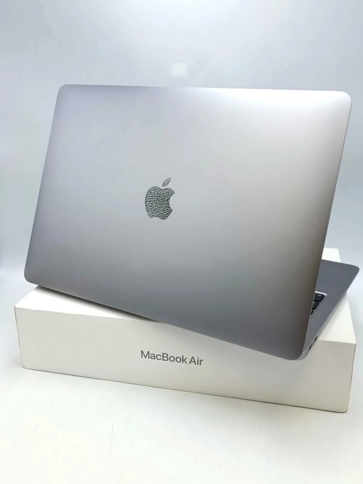 apple-macbook-air-a2179-i38gb256-ssd-stan-bdb-system-operacyjny-201865-1024