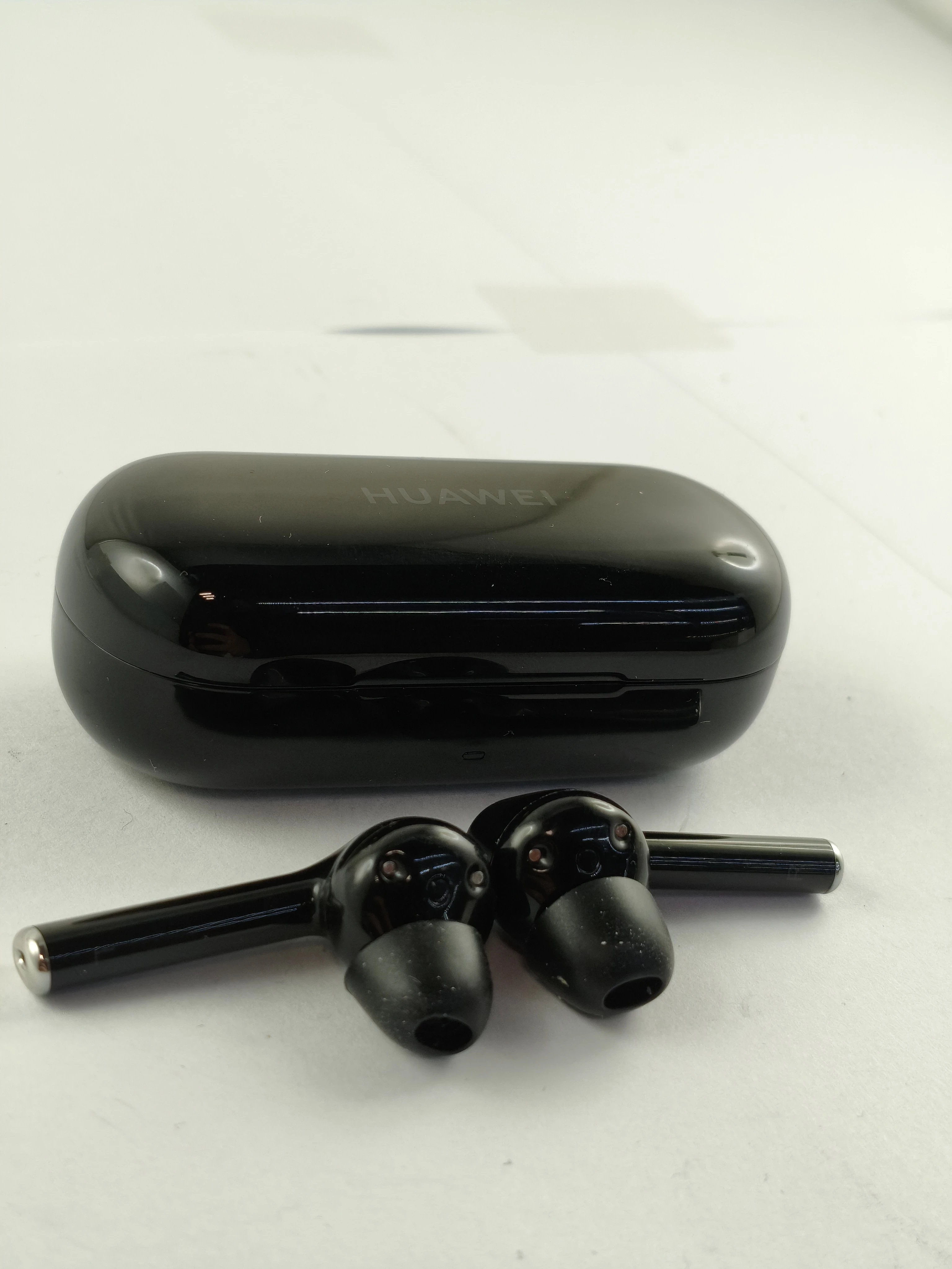 sluchawki-bezprzewodowe-huawei-freebuds-3i-stan-11323-2