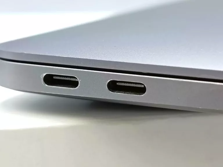 apple-macbook-air-a2179-i38gb256-ssd-stan-bdb-przekatna-ekranu-1330