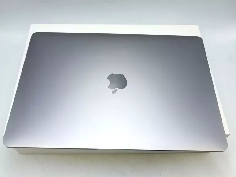 apple-macbook-air-a2179-i38gb256-ssd-stan-bdb-seria-procesora-4366-30