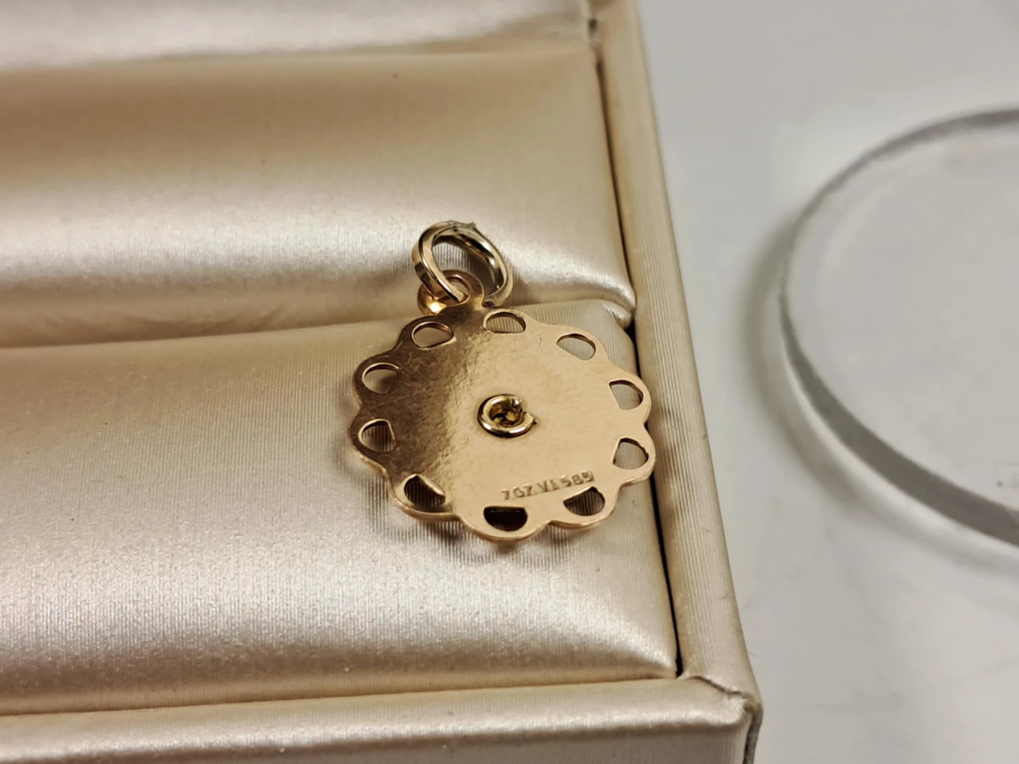 sliczna-zlota-zawieszka-matka-boska-116g-585-kamien-17088-524288