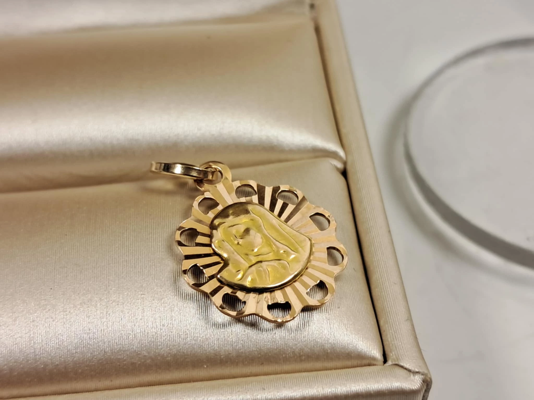 sliczna-zlota-zawieszka-matka-boska-116g-585-rybnicka-3-gliwice-g1