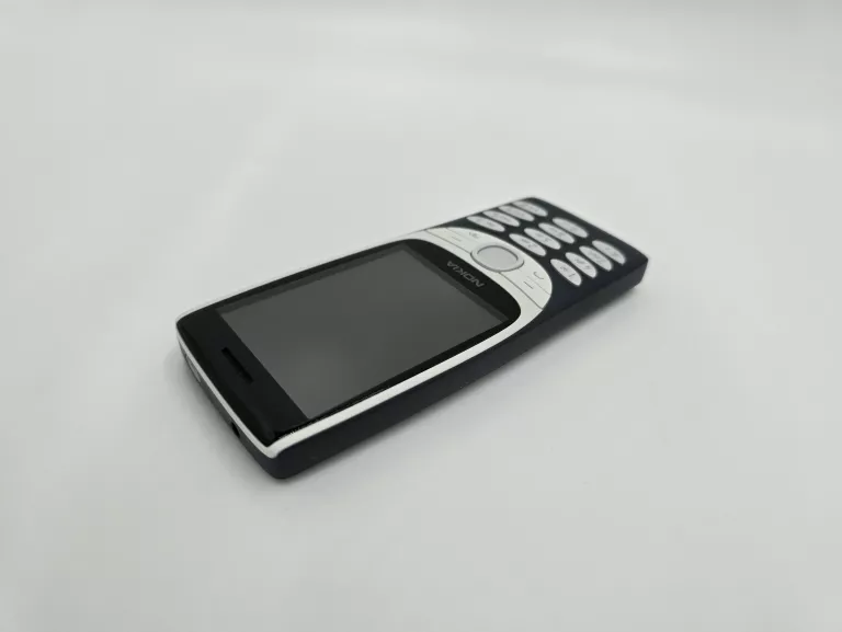 telefon-nokia-8210-solo-kod-producenta-16libl01a10